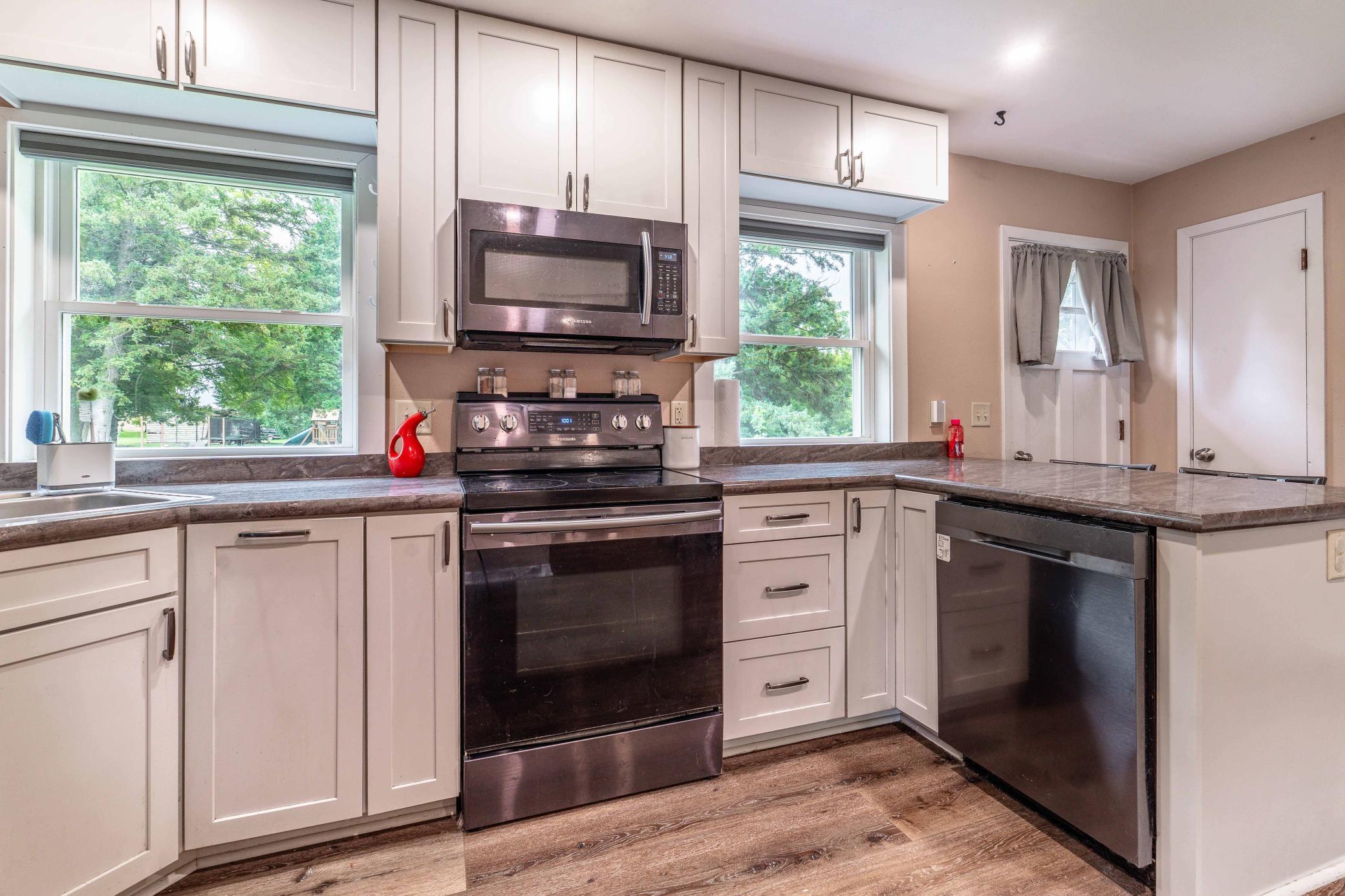 1955 single family home for sale at 416 E Saint Charles Avenue in Fergus Falls, MN — 3 bed, 2 bath (photo 33 of 71)