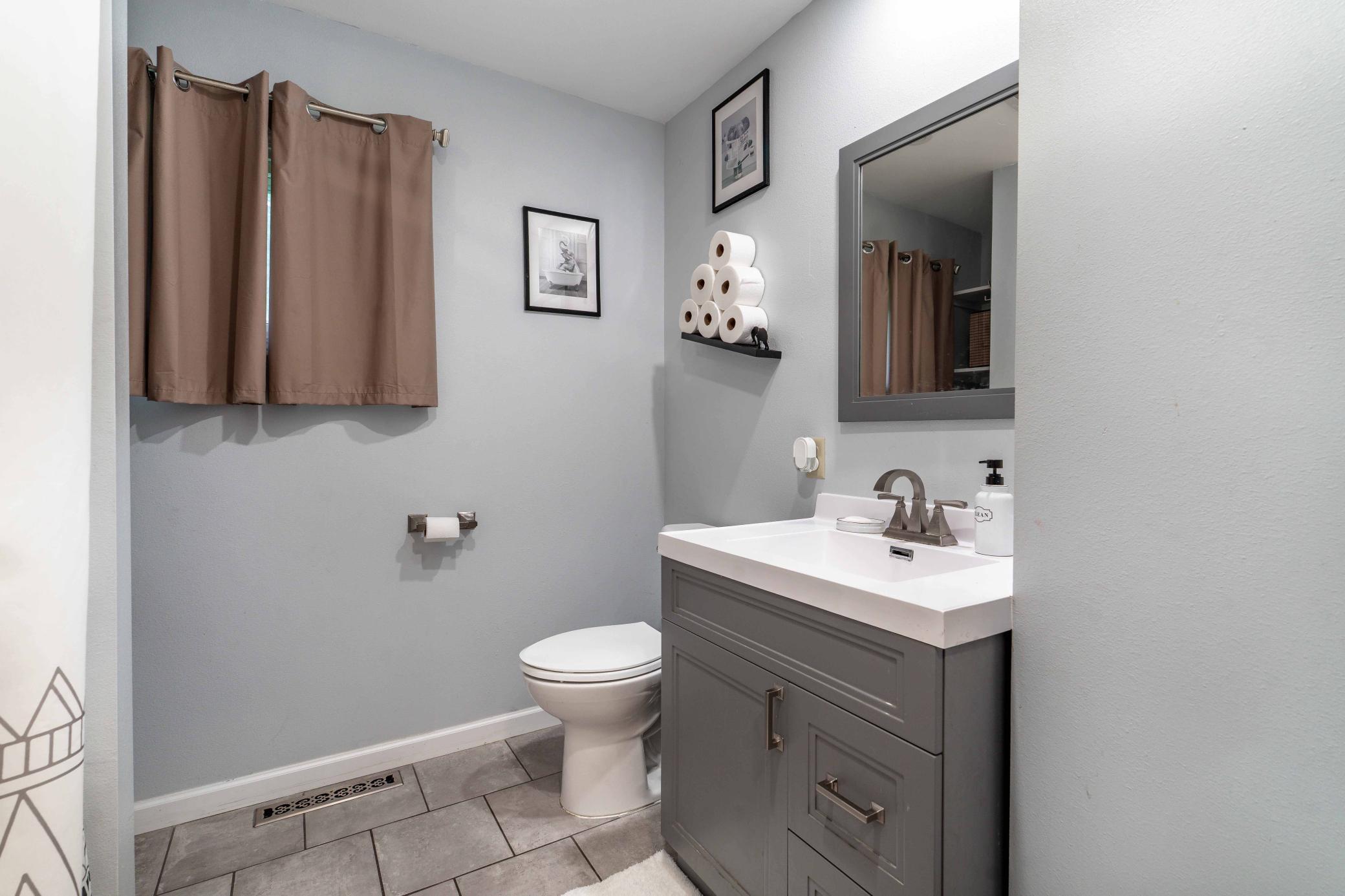 1955 single family home for sale at 416 E Saint Charles Avenue in Fergus Falls, MN — 3 bed, 2 bath (photo 36 of 71)