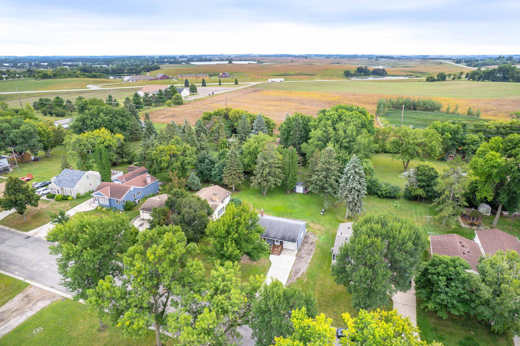 1955 single family home for sale at 416 E Saint Charles Avenue in Fergus Falls, MN — 3 bed, 2 bath (photo 58 of 71)