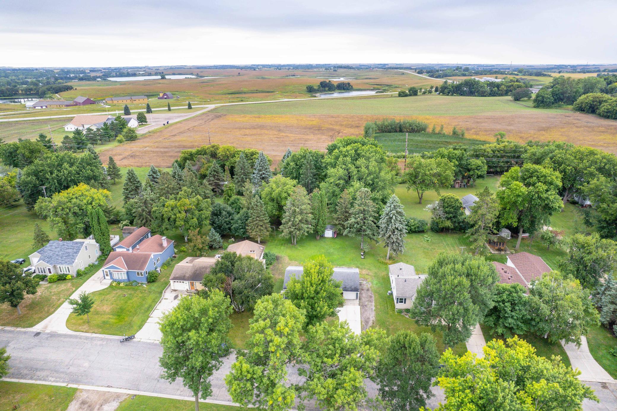 1955 single family home for sale at 416 E Saint Charles Avenue in Fergus Falls, MN — 3 bed, 2 bath (photo 59 of 71)
