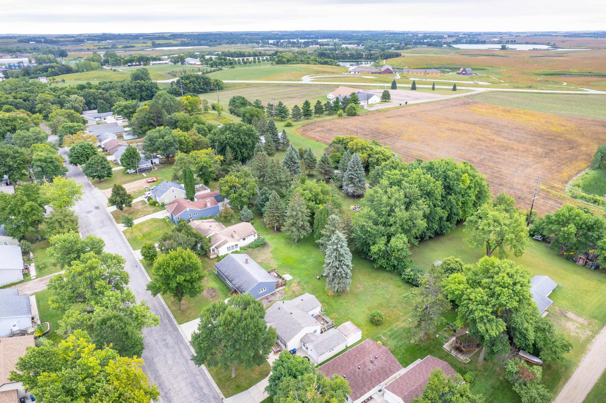 1955 single family home for sale at 416 E Saint Charles Avenue in Fergus Falls, MN — 3 bed, 2 bath (photo 68 of 71)