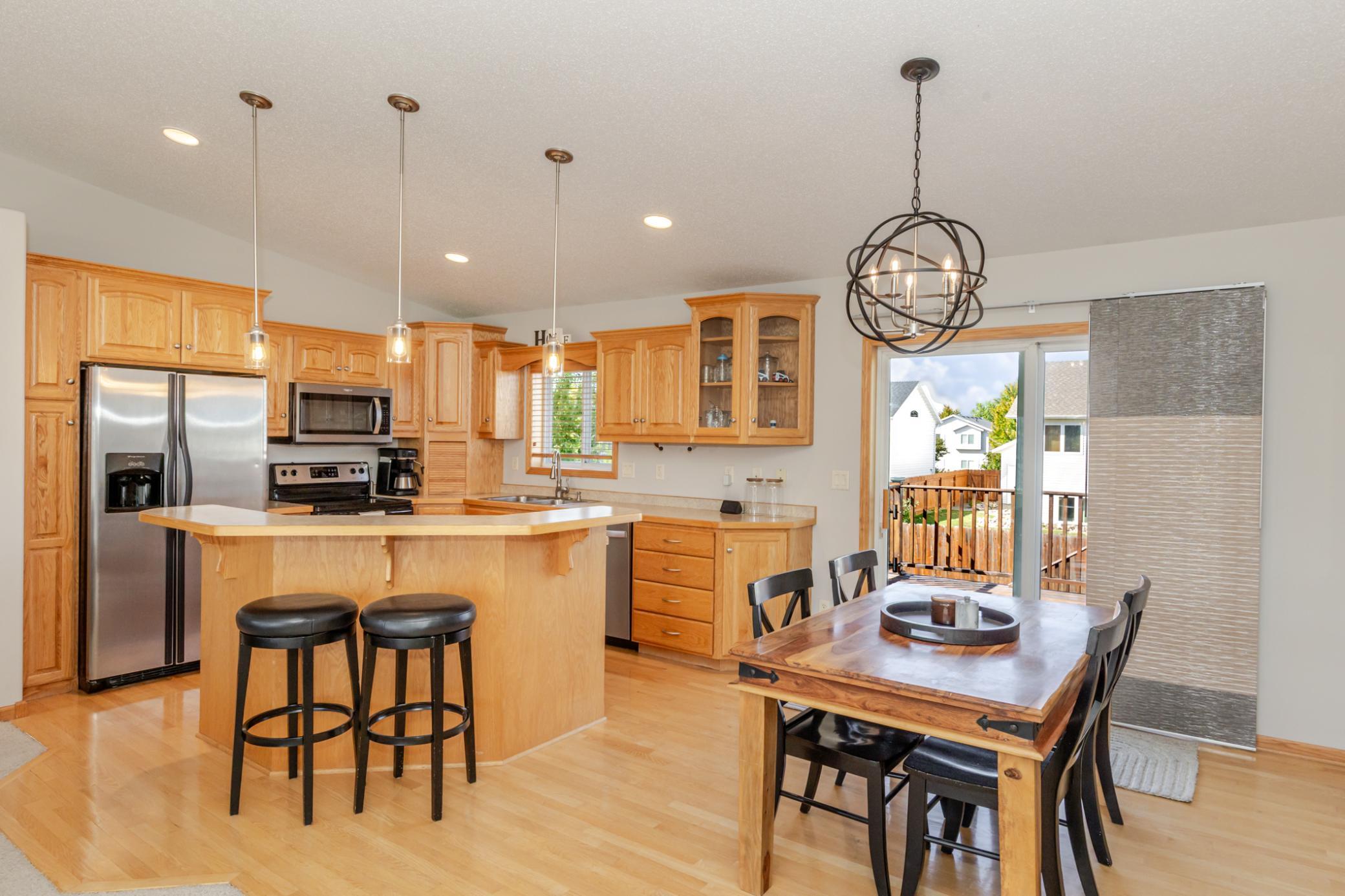 2005 single family home for sale at 802 18th Avenue W in West Fargo, ND — 4 bed, 2 bath (photo 13 of 48)