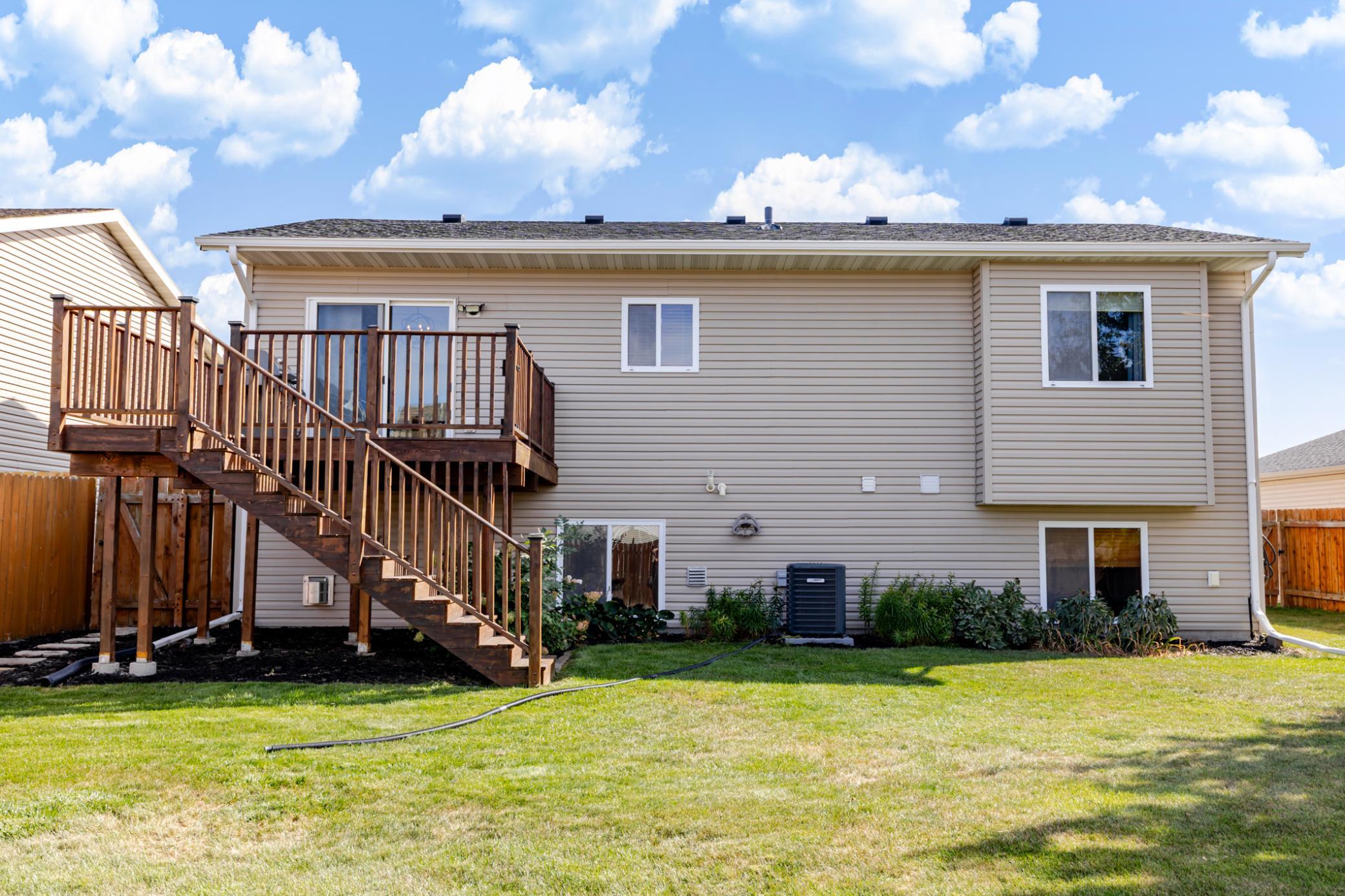 2005 single family home for sale at 802 18th Avenue W in West Fargo, ND — 4 bed, 2 bath (photo 42 of 48)