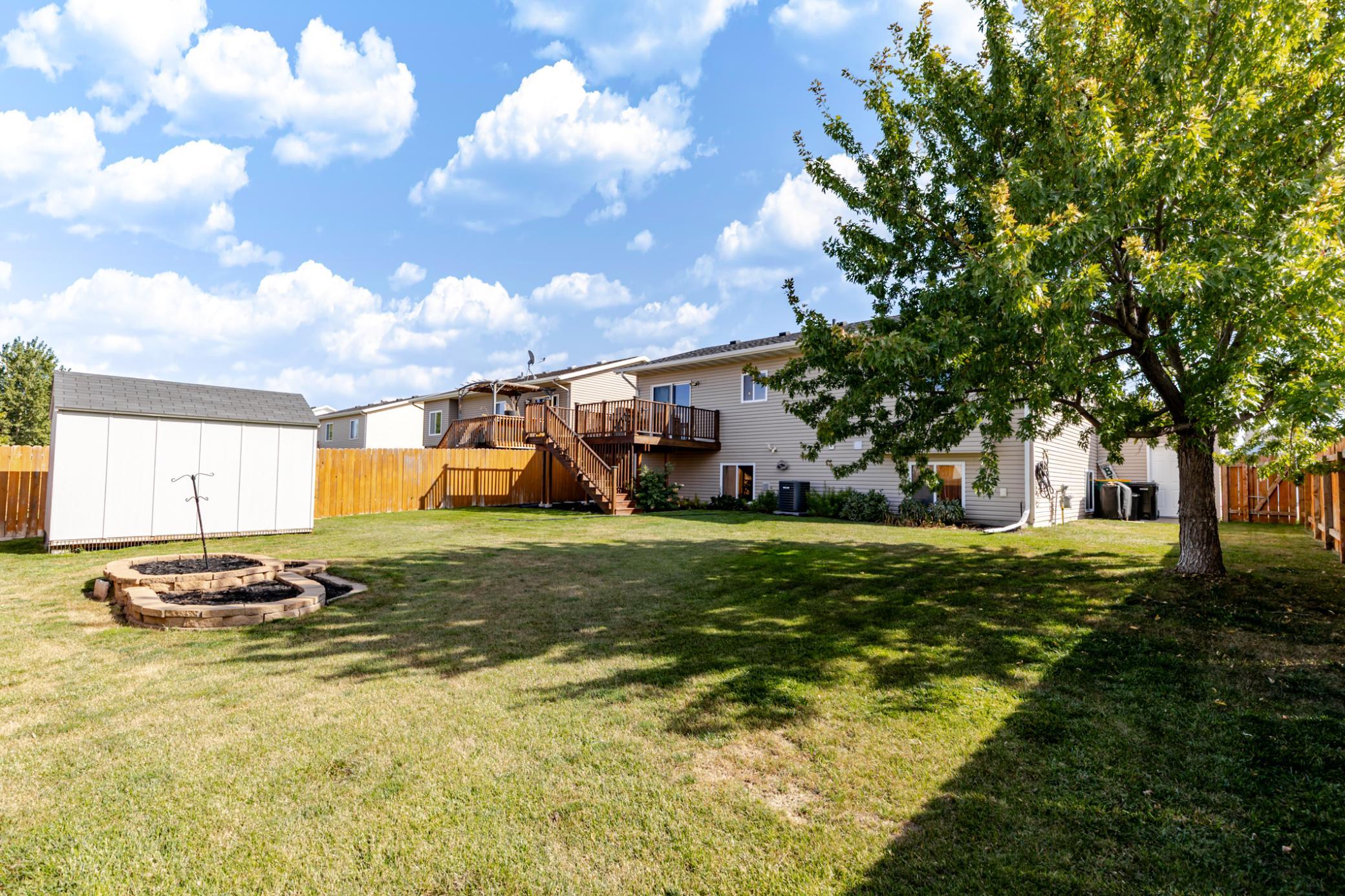 2005 single family home for sale at 802 18th Avenue W in West Fargo, ND — 4 bed, 2 bath (photo 46 of 48)