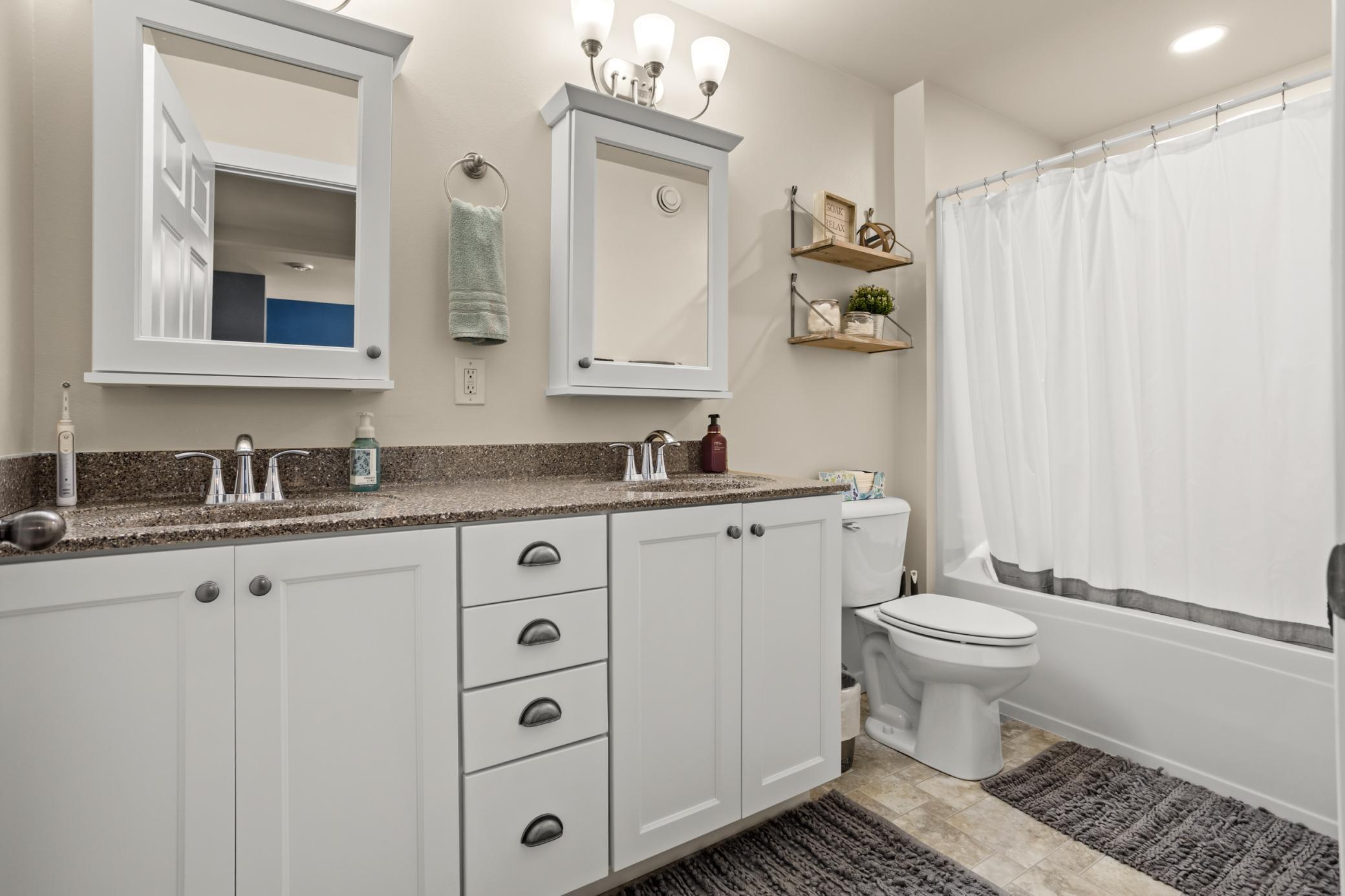 2017 single family home for sale at 252 4th Street in Gardner, ND — 4 bed, 3 bath (photo 26 of 39)