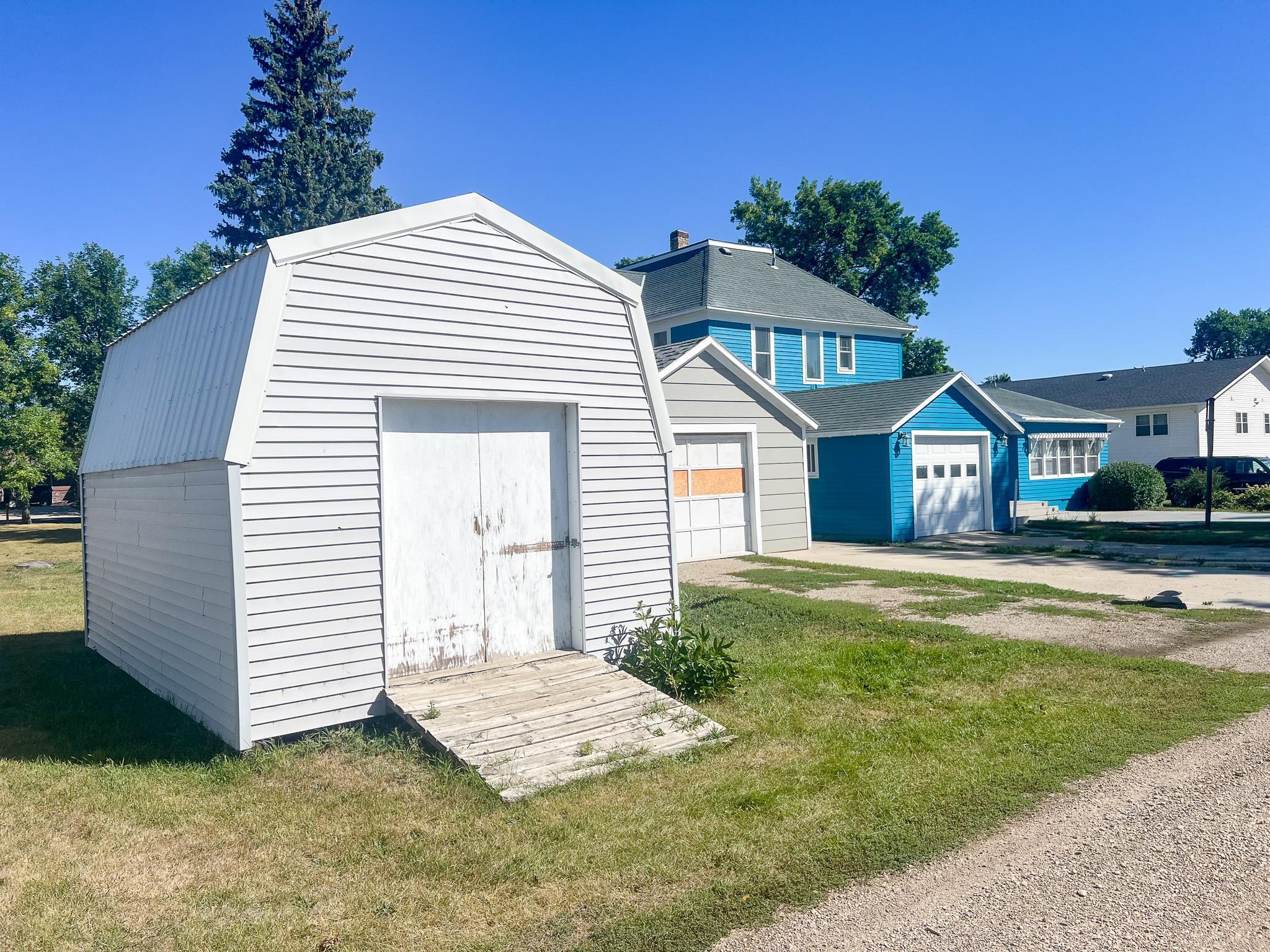 1900 single family home for sale at 506 Steele Avenue in Hope, ND — 3 bed, 2 bath (photo 37 of 49)