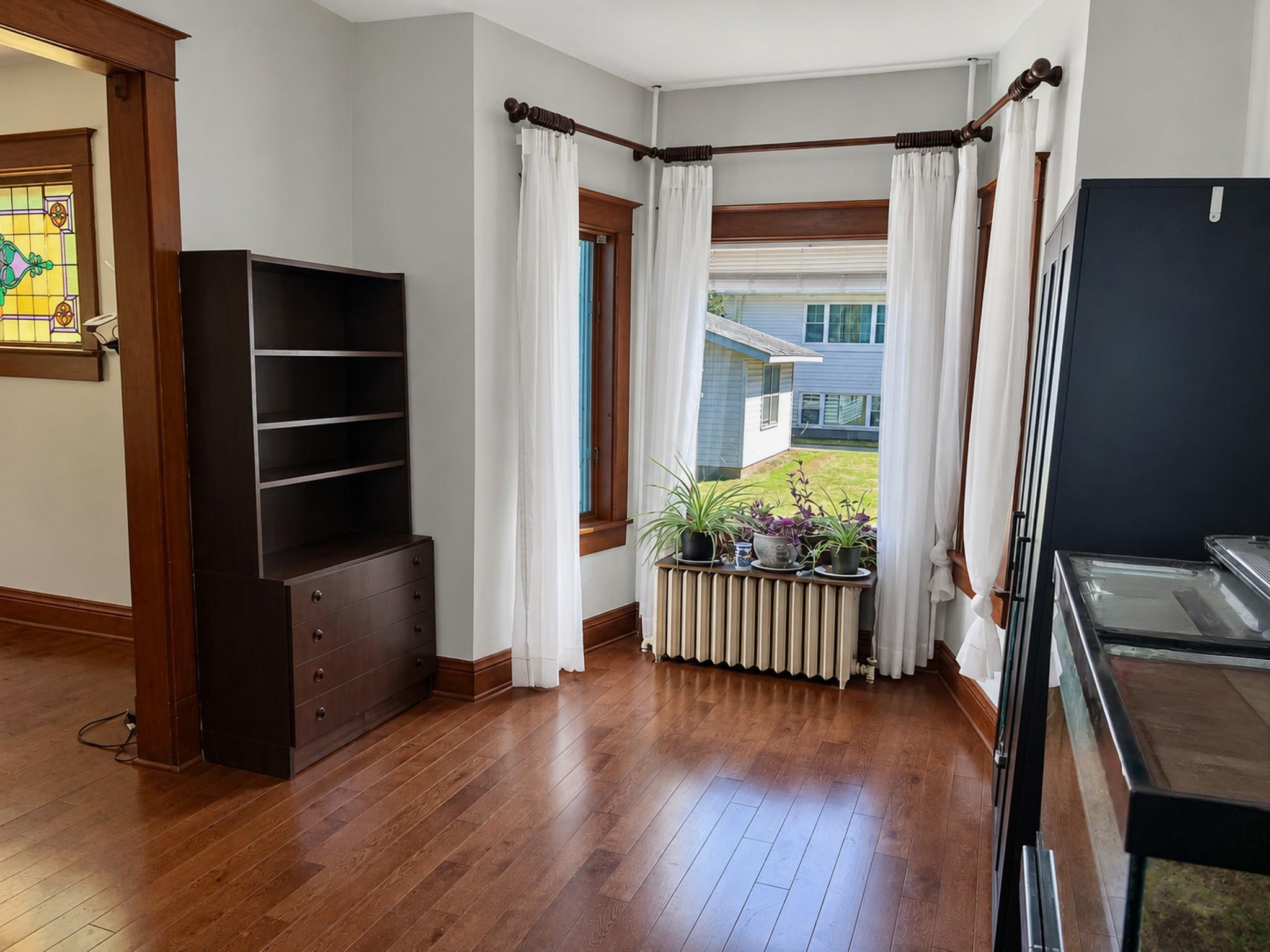 1900 single family home for sale at 506 Steele Avenue in Hope, ND — 3 bed, 2 bath (photo 9 of 49)