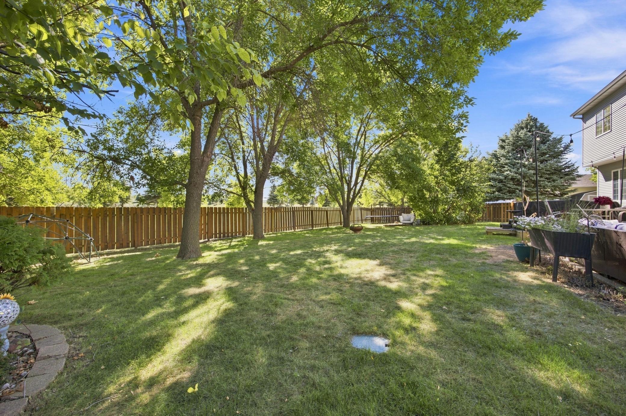 1990 single family home for sale at 1975 29th Street Circle S in Moorhead, MN — 4 bed, 4 bath (photo 37 of 55)