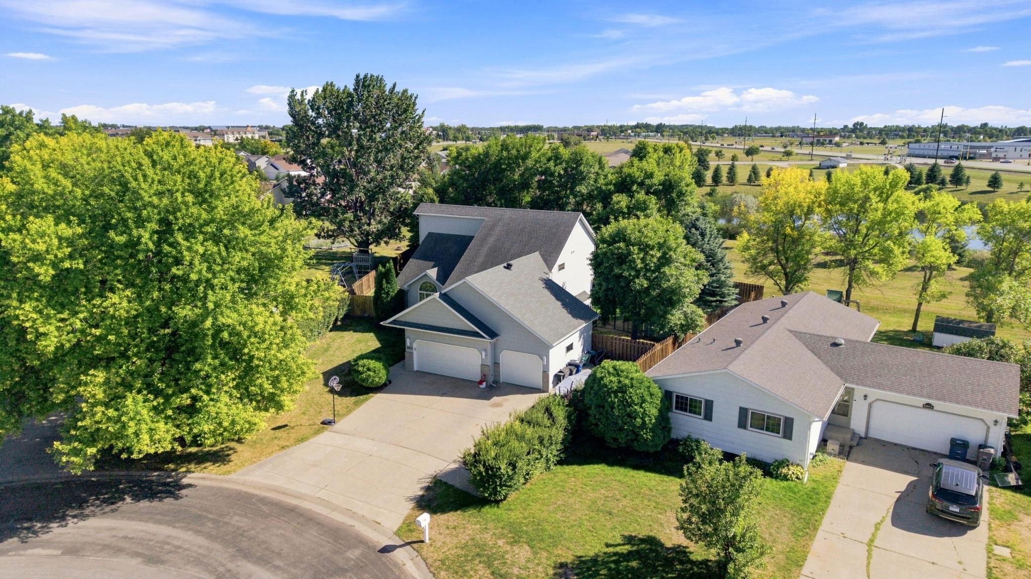 1990 single family home for sale at 1975 29th Street Circle S in Moorhead, MN — 4 bed, 4 bath (photo 41 of 55)