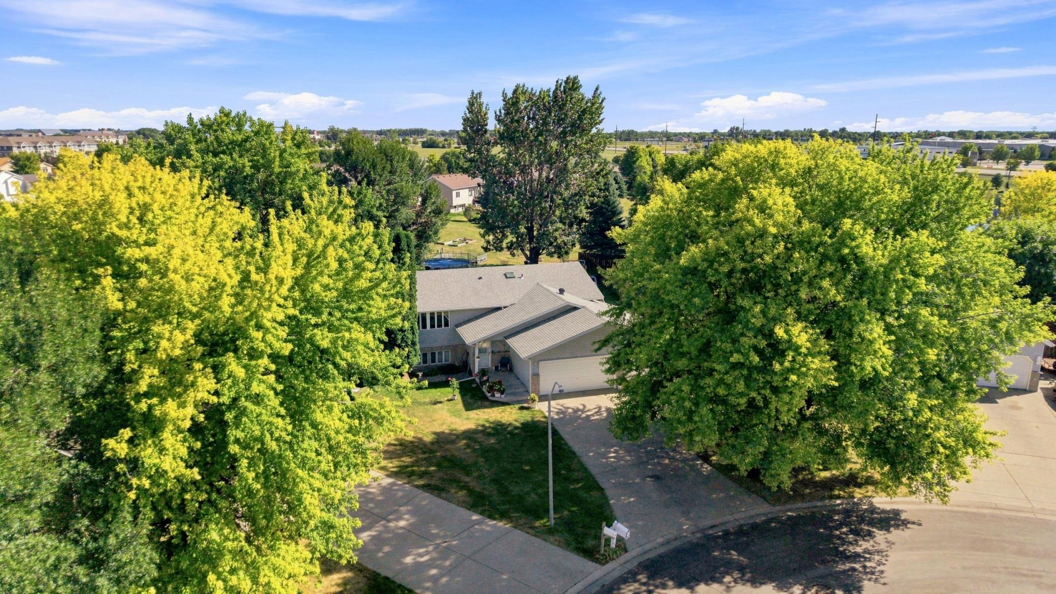 1990 single family home for sale at 1975 29th Street Circle S in Moorhead, MN — 4 bed, 4 bath (photo 42 of 55)