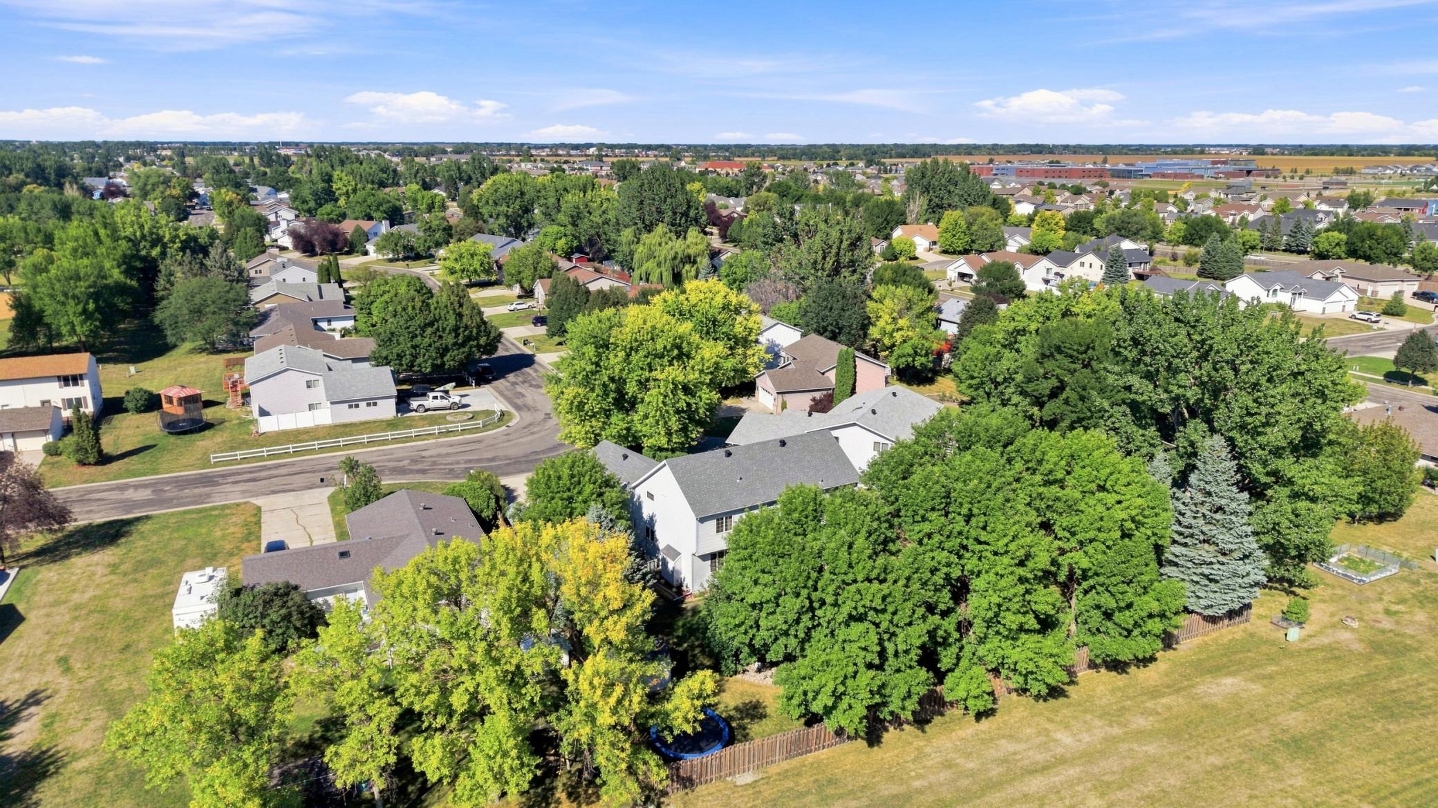 1990 single family home for sale at 1975 29th Street Circle S in Moorhead, MN — 4 bed, 4 bath (photo 43 of 55)