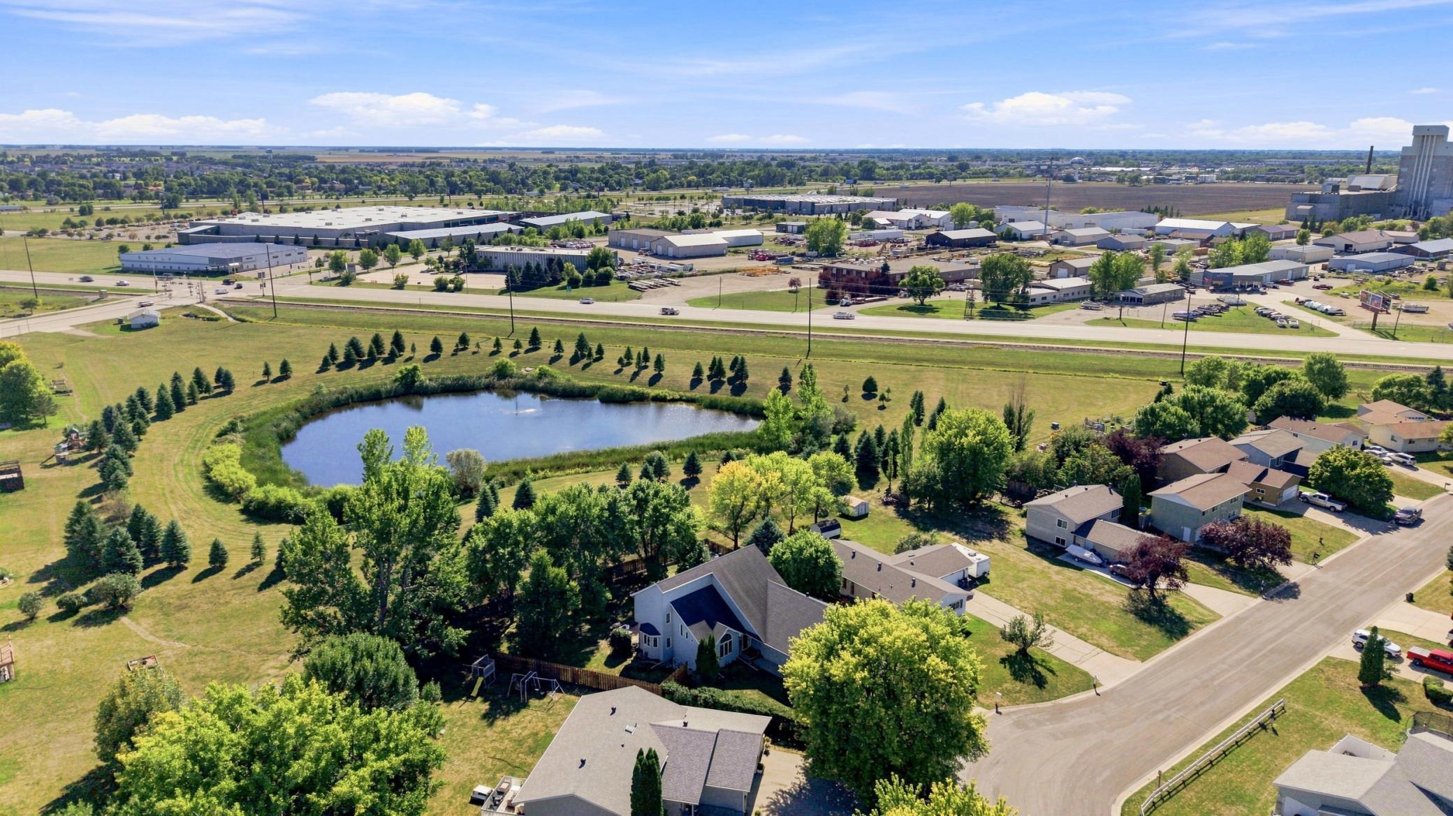 1990 single family home for sale at 1975 29th Street Circle S in Moorhead, MN — 4 bed, 4 bath (photo 45 of 55)