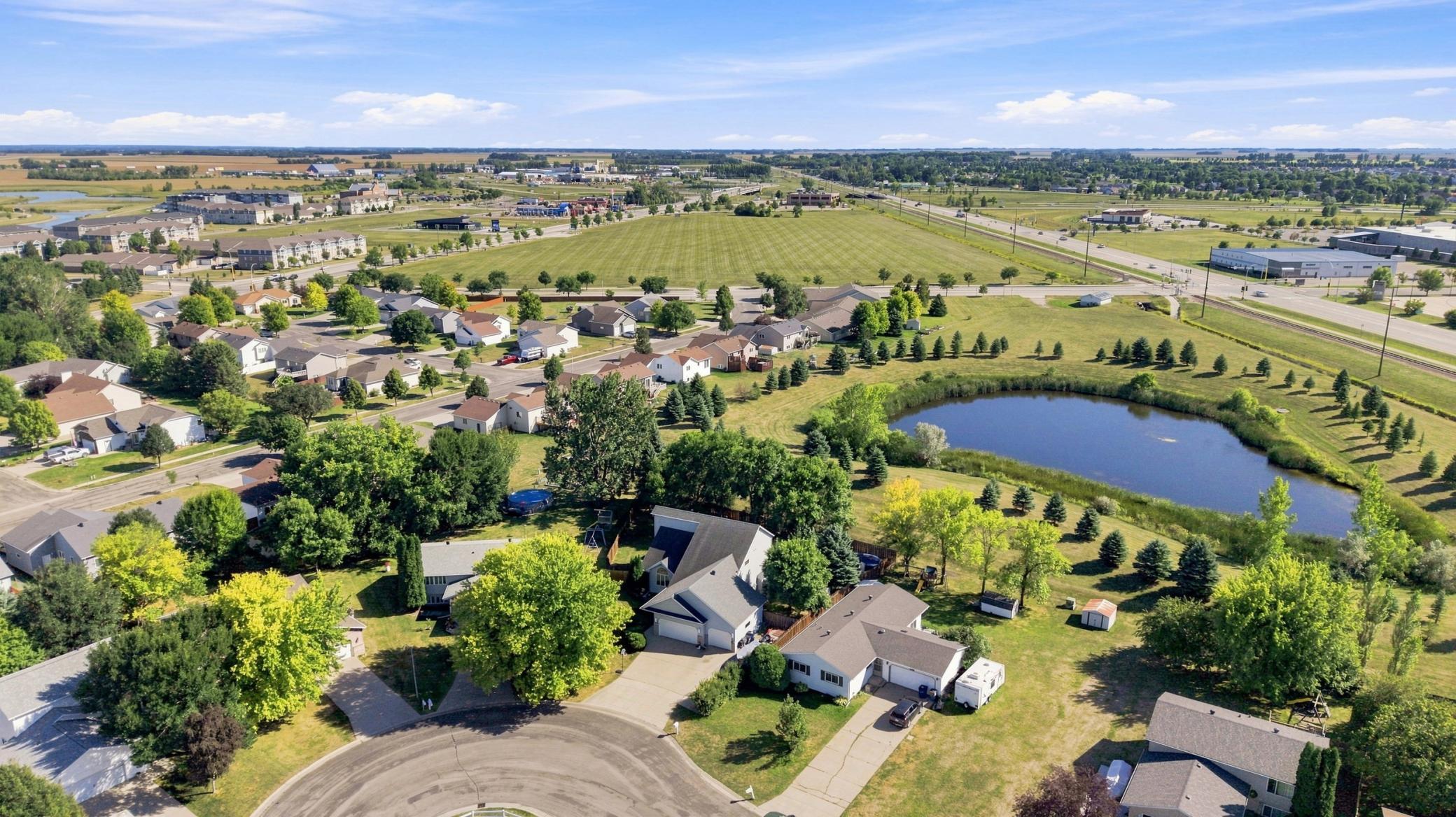 1990 single family home for sale at 1975 29th Street Circle S in Moorhead, MN — 4 bed, 4 bath (photo 46 of 55)