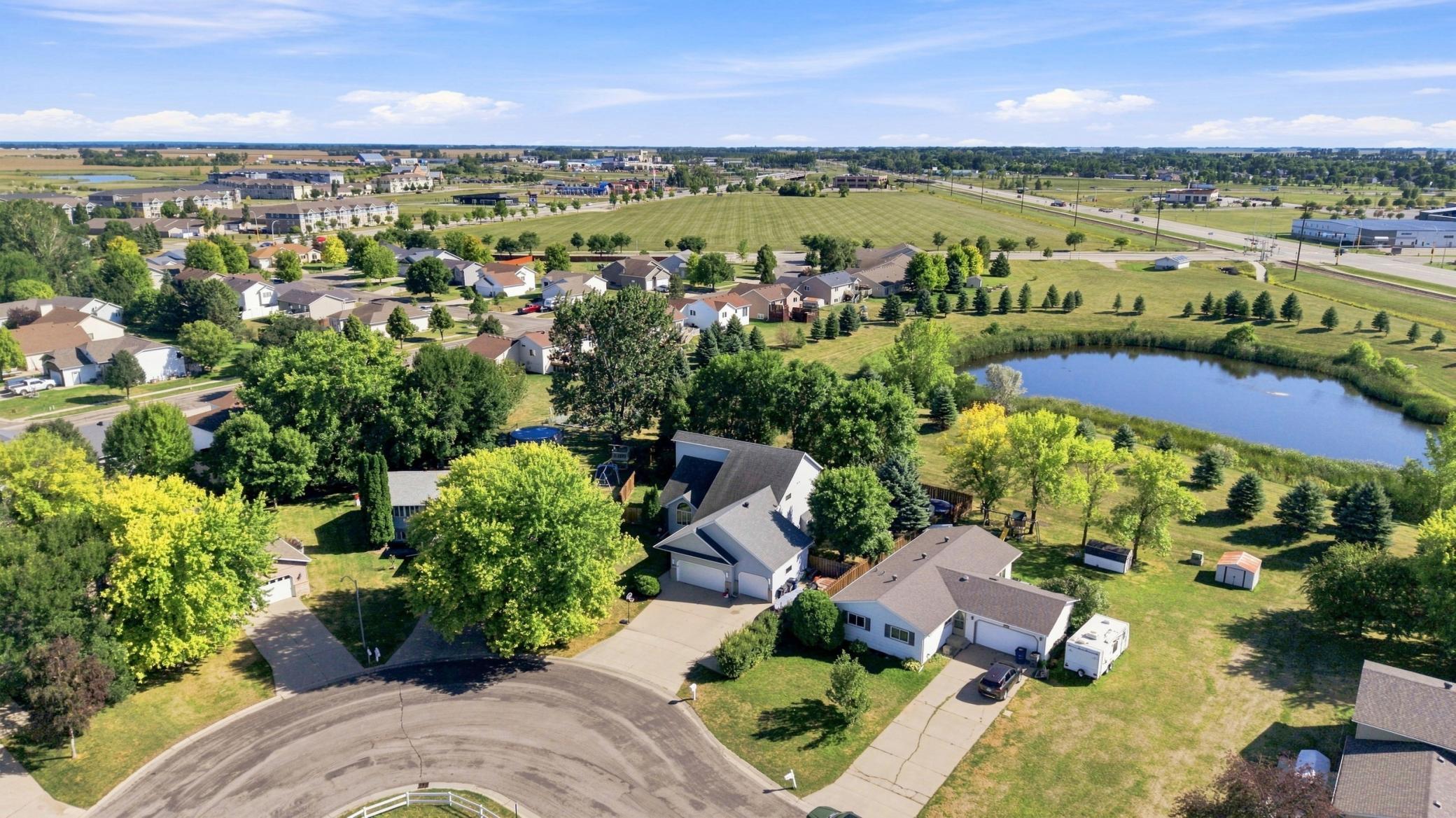 1990 single family home for sale at 1975 29th Street Circle S in Moorhead, MN — 4 bed, 4 bath (photo 47 of 55)