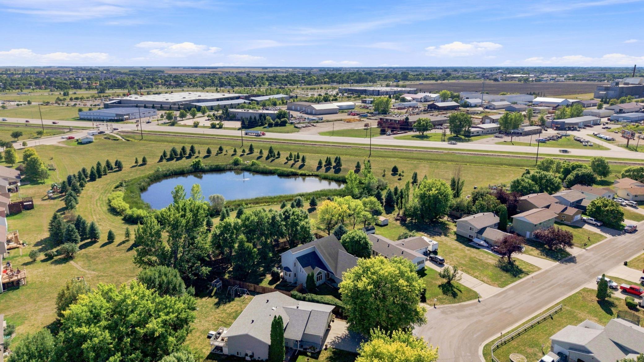 1990 single family home for sale at 1975 29th Street Circle S in Moorhead, MN — 4 bed, 4 bath (photo 49 of 55)