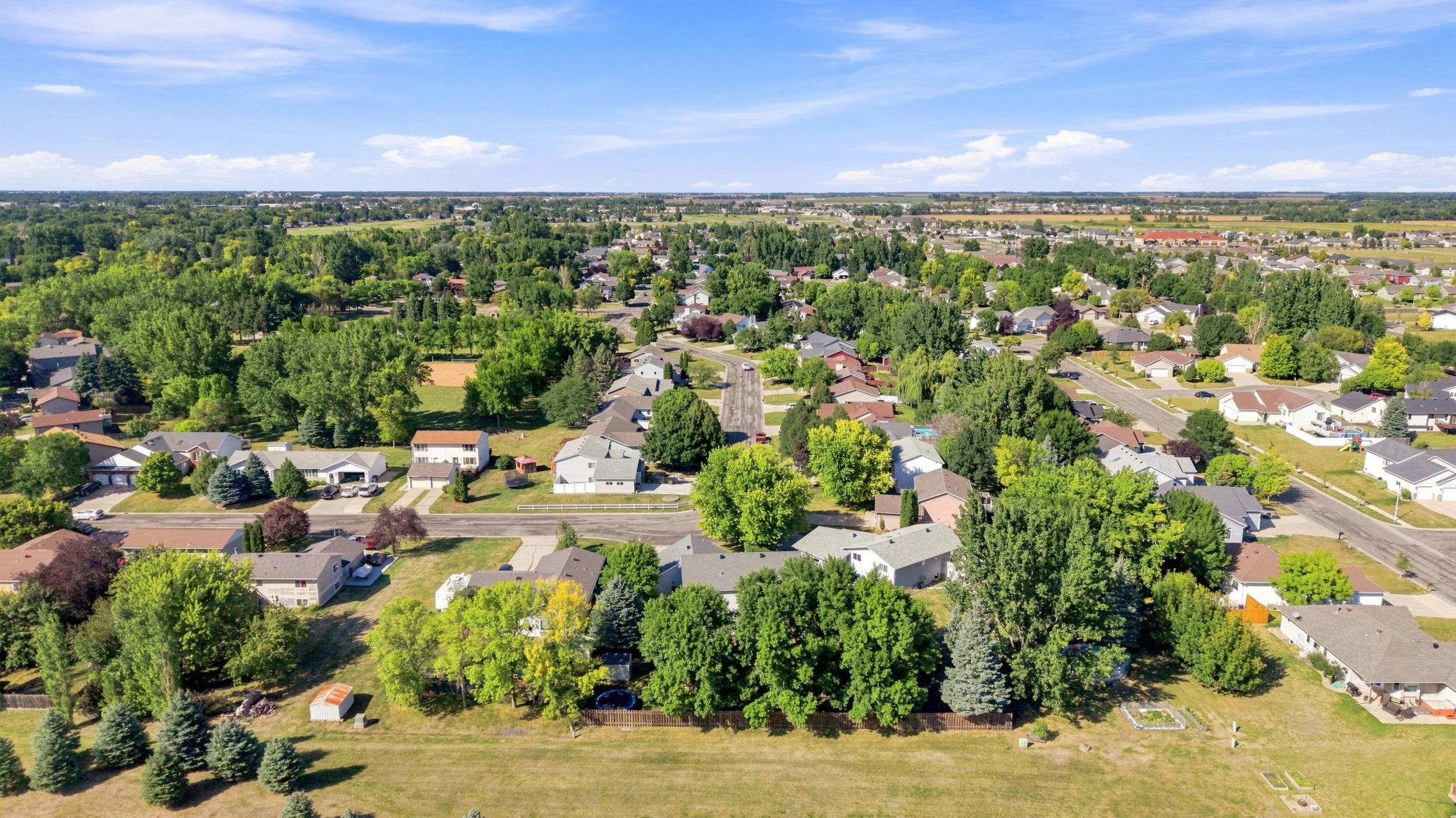 1990 single family home for sale at 1975 29th Street Circle S in Moorhead, MN — 4 bed, 4 bath (photo 50 of 55)