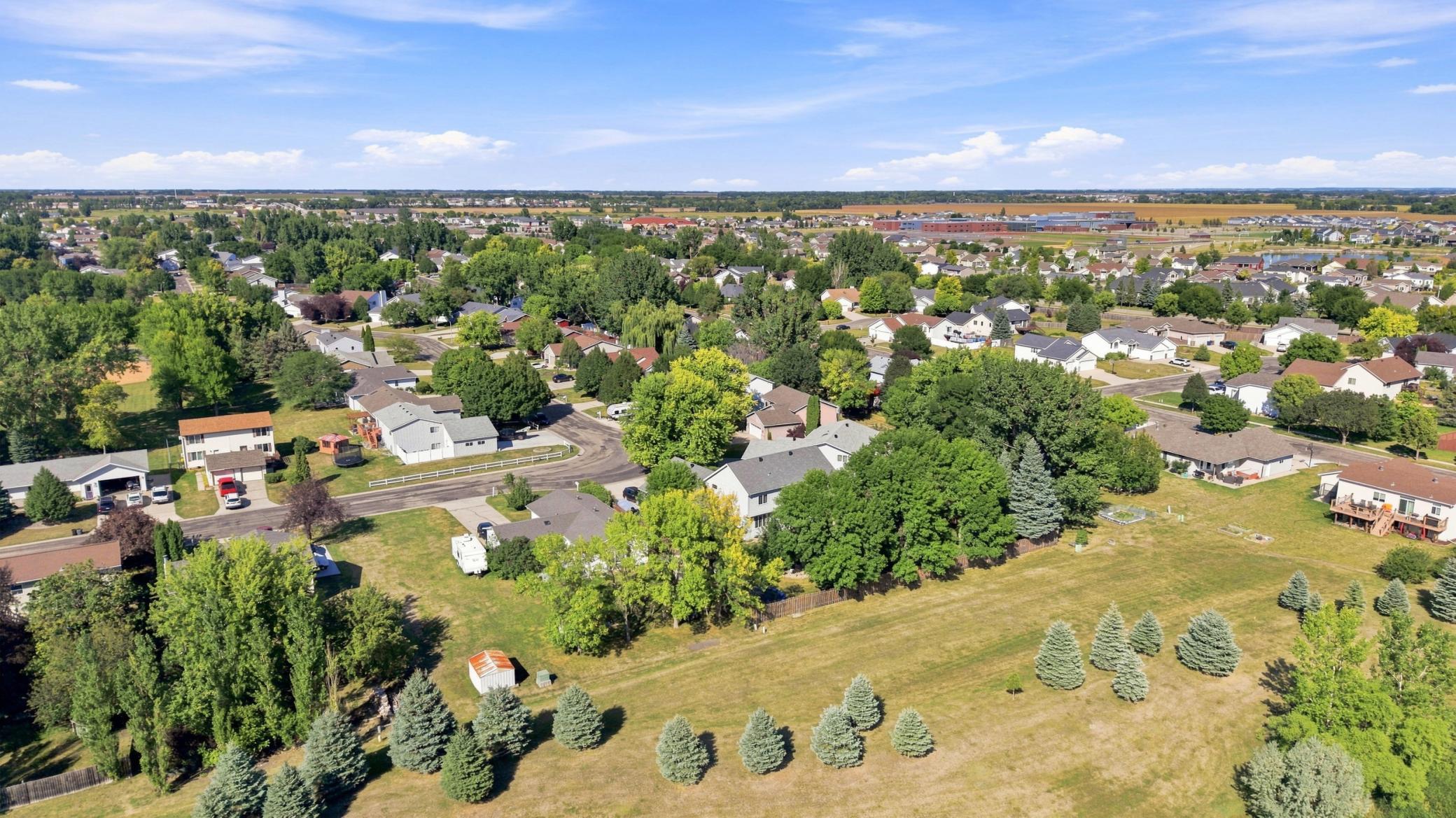 1990 single family home for sale at 1975 29th Street Circle S in Moorhead, MN — 4 bed, 4 bath (photo 51 of 55)