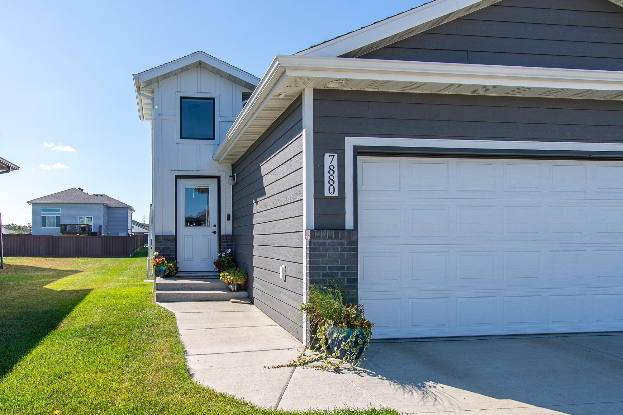 2021 single family home for sale at 7880 Lost River Road in Horace, ND — 4 bed, 3 bath (photo 2 of 46)