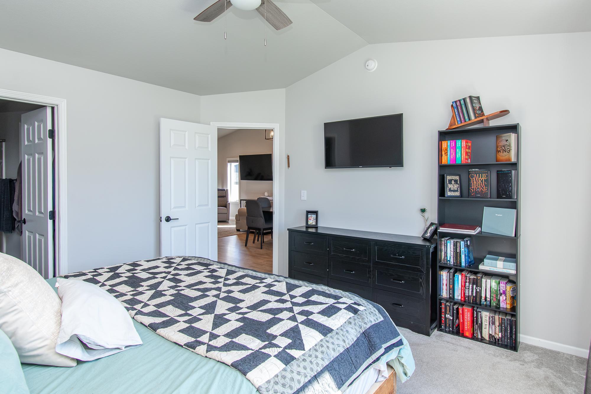 2021 single family home for sale at 7880 Lost River Road in Horace, ND — 4 bed, 3 bath (photo 16 of 46)