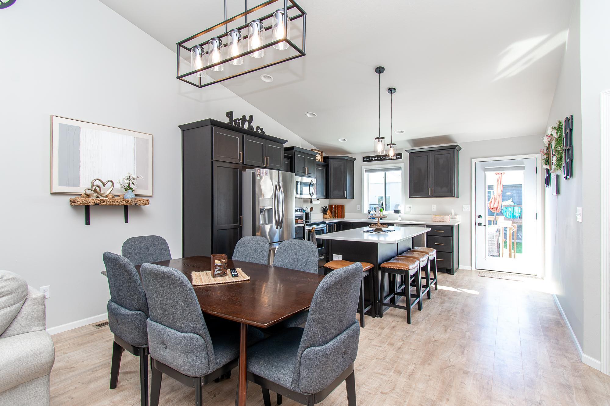 2021 single family home for sale at 7880 Lost River Road in Horace, ND — 4 bed, 3 bath (photo 8 of 46)