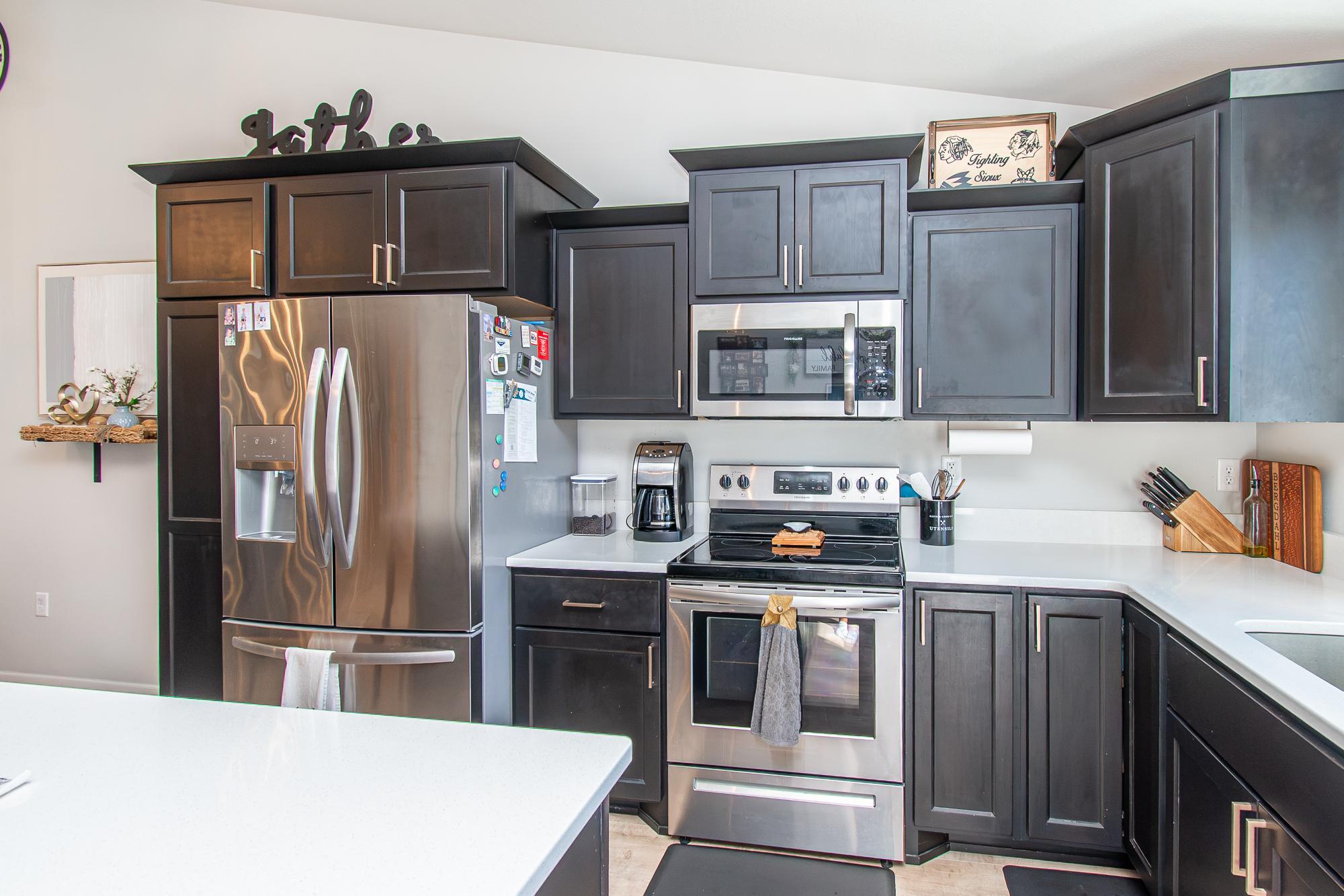2021 single family home for sale at 7880 Lost River Road in Horace, ND — 4 bed, 3 bath (photo 9 of 46)