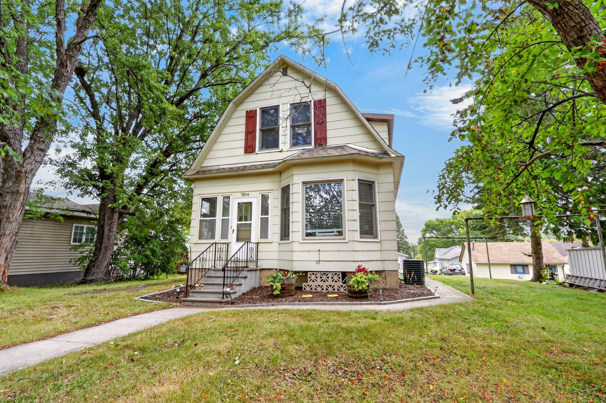 1905 single family home for sale at 204 Dudley Avenue in Coleraine, MN — 2 bed, 2 bath