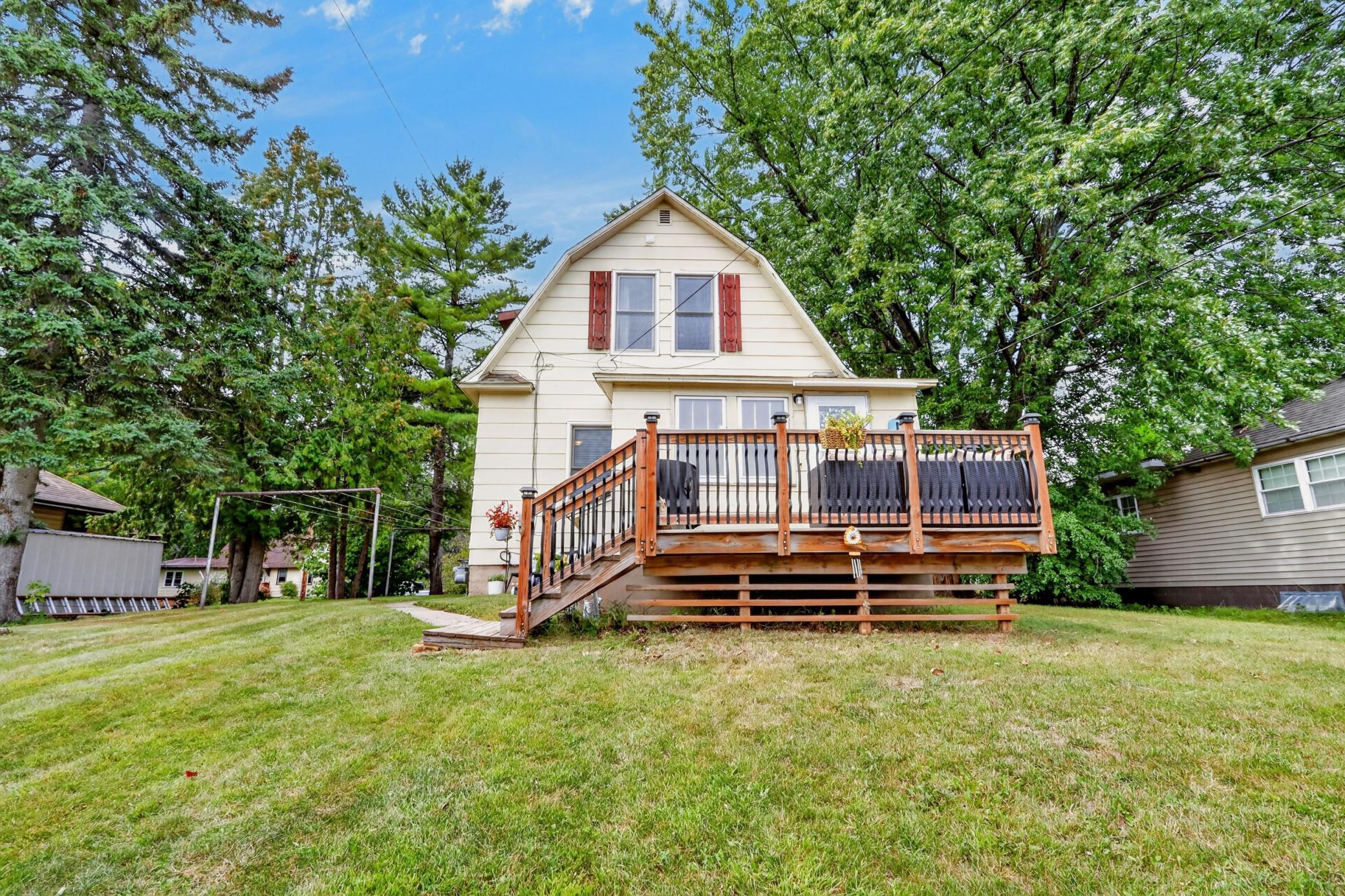 1905 single family home for sale at 204 Dudley Avenue in Coleraine, MN — 2 bed, 2 bath (photo 38 of 44)