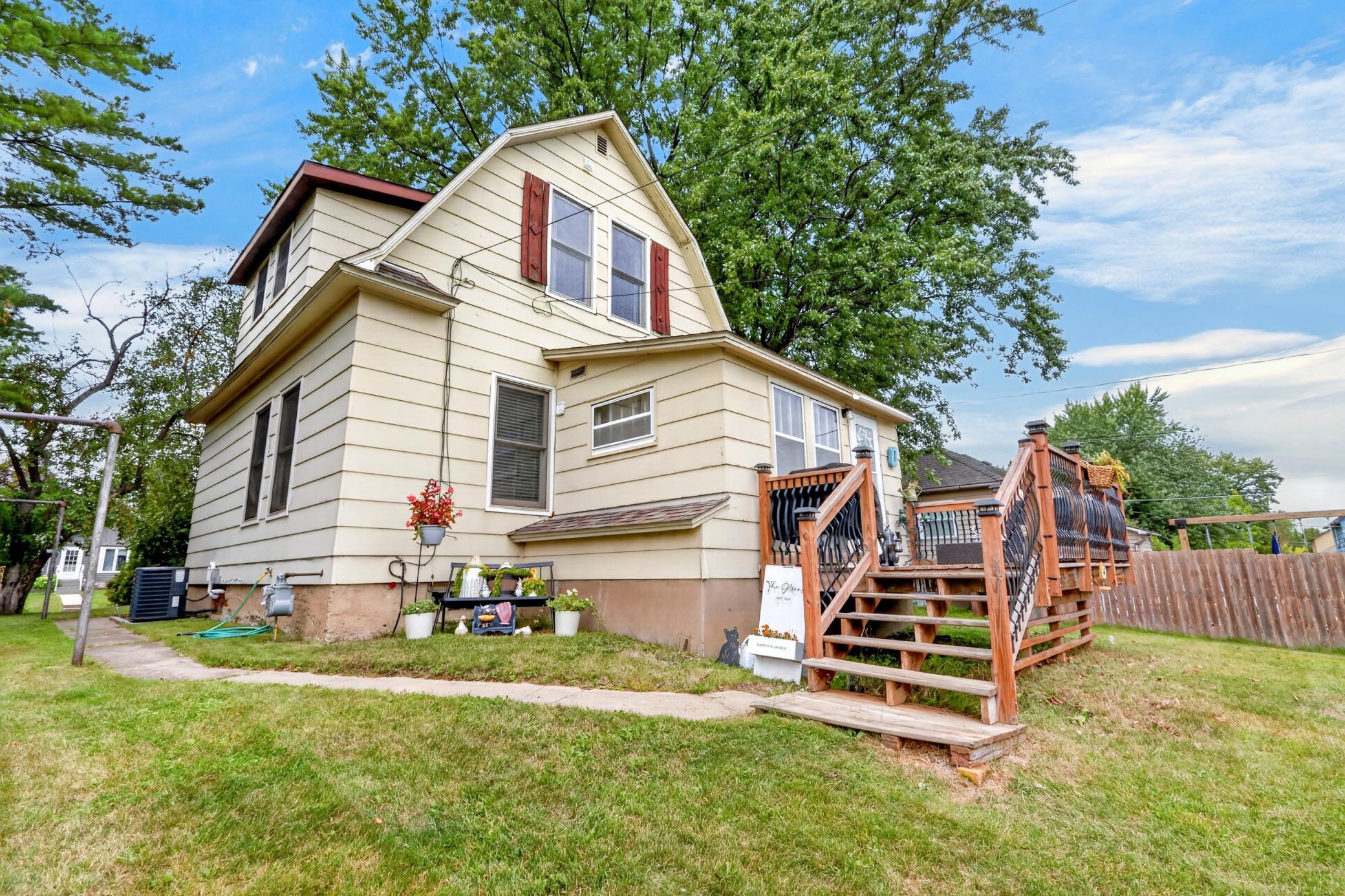 1905 single family home for sale at 204 Dudley Avenue in Coleraine, MN — 2 bed, 2 bath (photo 40 of 44)