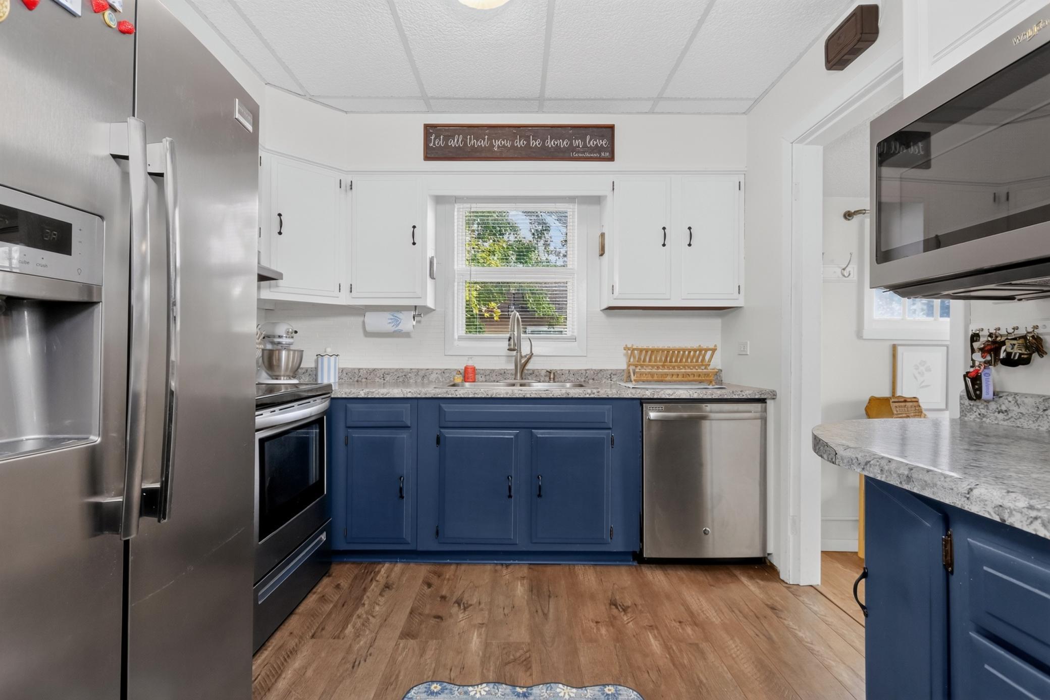 1905 single family home for sale at 204 Dudley Avenue in Coleraine, MN — 2 bed, 2 bath (photo 7 of 44)