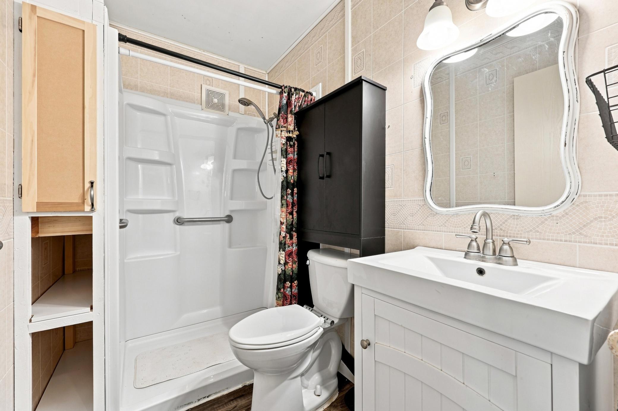 2004 single family home for sale at 416 Central Street W in Detroit Lakes, MN — 4 bed, 2 bath (photo 13 of 27)