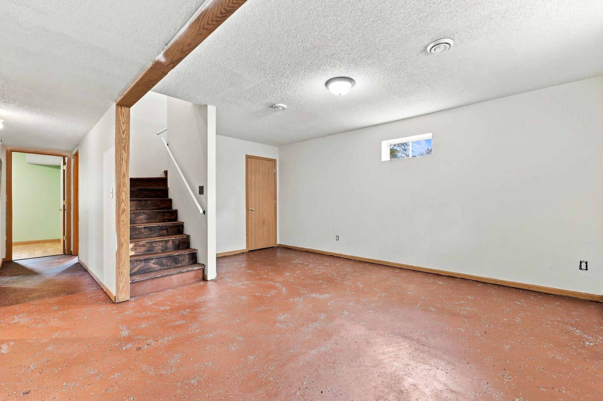 2004 single family home for sale at 416 Central Street W in Detroit Lakes, MN — 4 bed, 2 bath (photo 14 of 27)