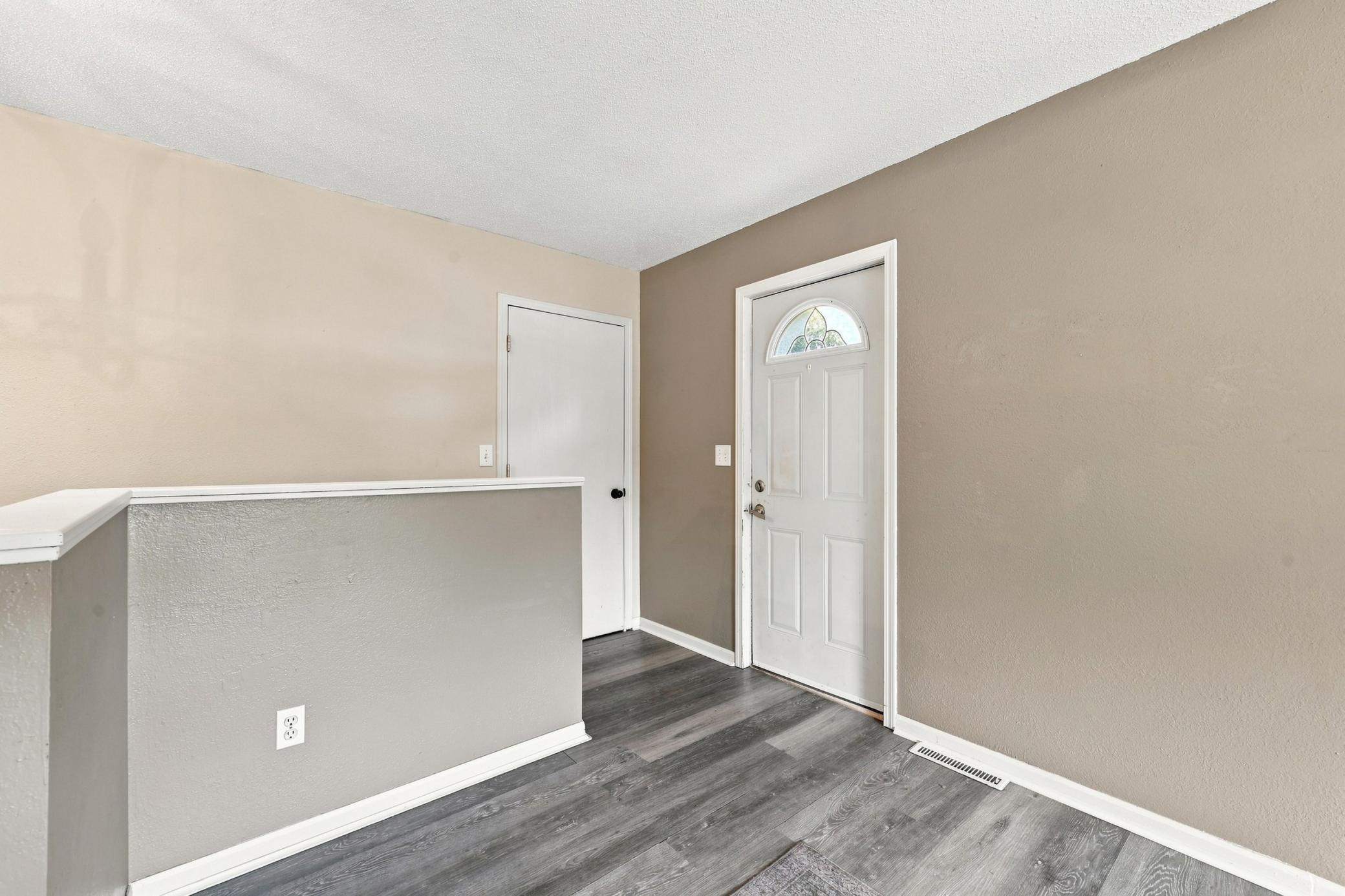 2004 single family home for sale at 416 Central Street W in Detroit Lakes, MN — 4 bed, 2 bath (photo 15 of 27)