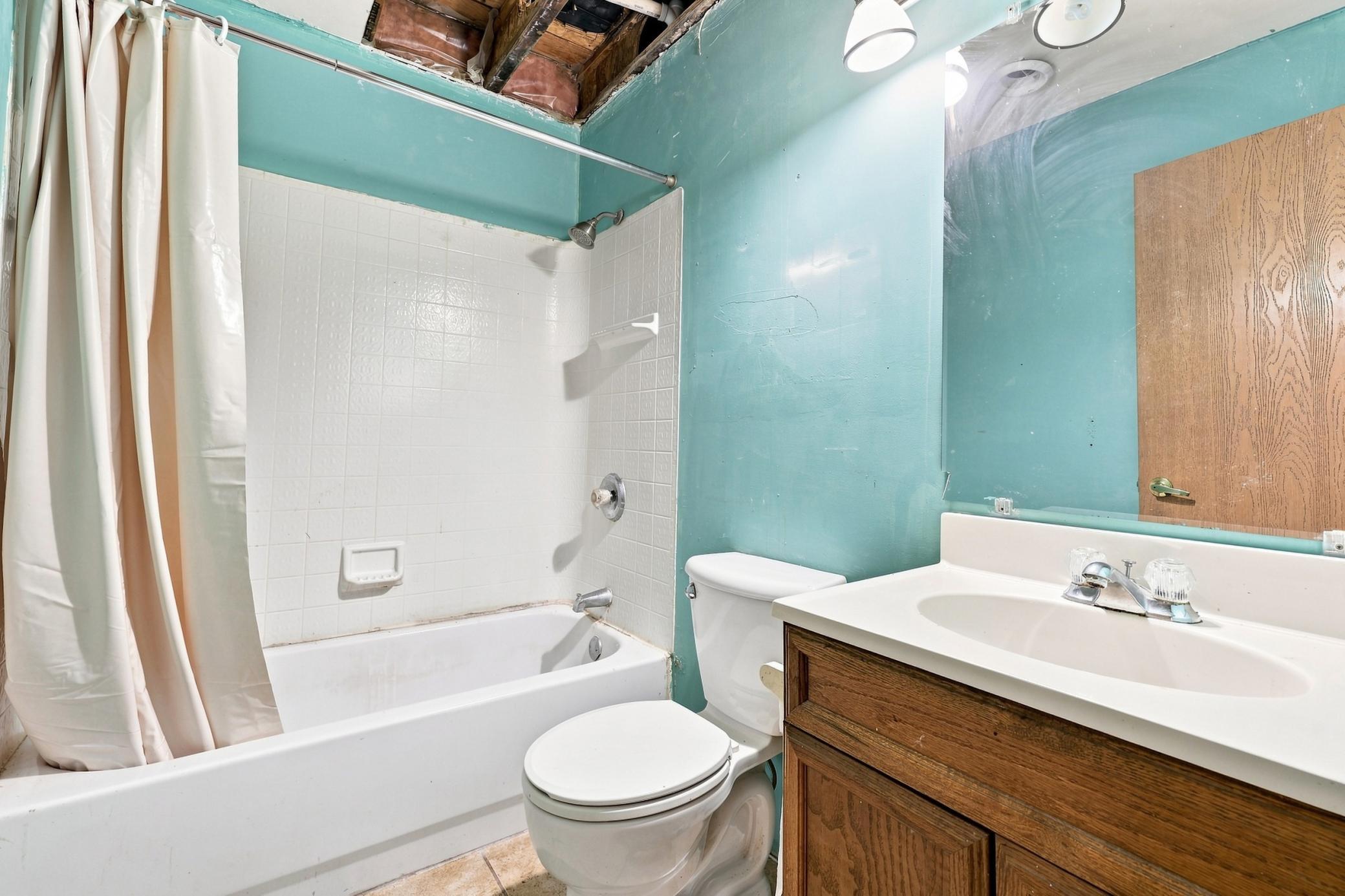 2004 single family home for sale at 416 Central Street W in Detroit Lakes, MN — 4 bed, 2 bath (photo 18 of 27)