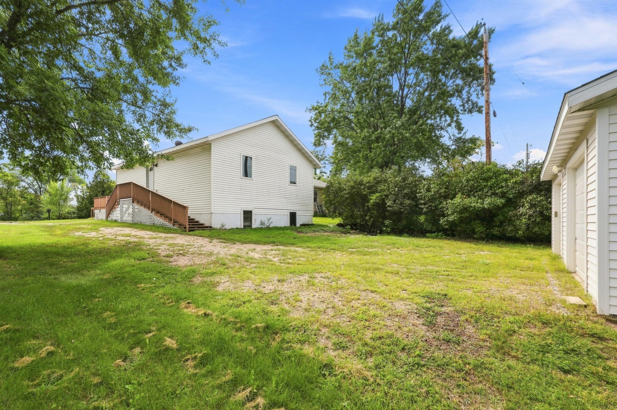 2004 single family home for sale at 416 Central Street W in Detroit Lakes, MN — 4 bed, 2 bath (photo 21 of 27)