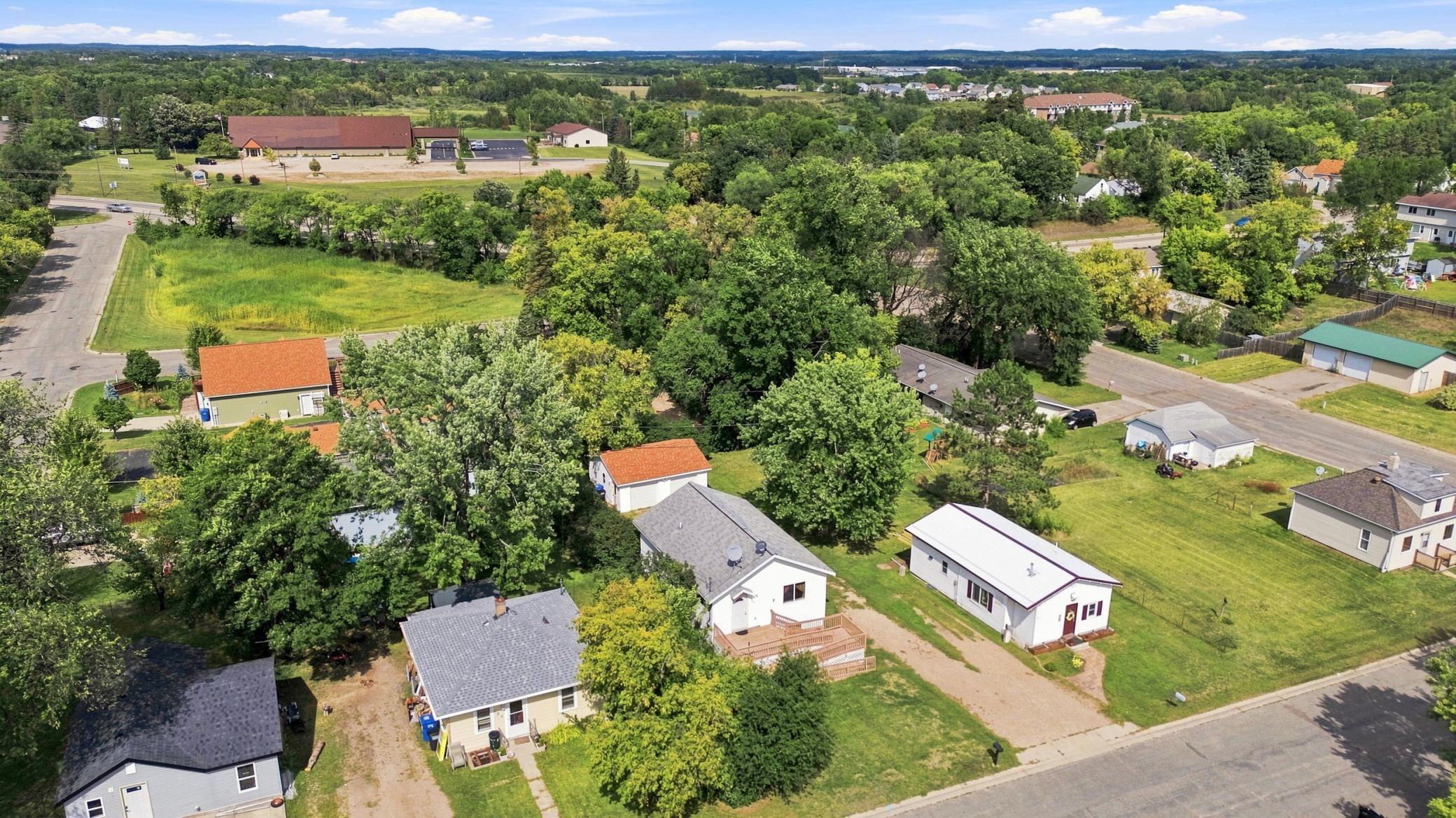 2004 single family home for sale at 416 Central Street W in Detroit Lakes, MN — 4 bed, 2 bath (photo 25 of 27)