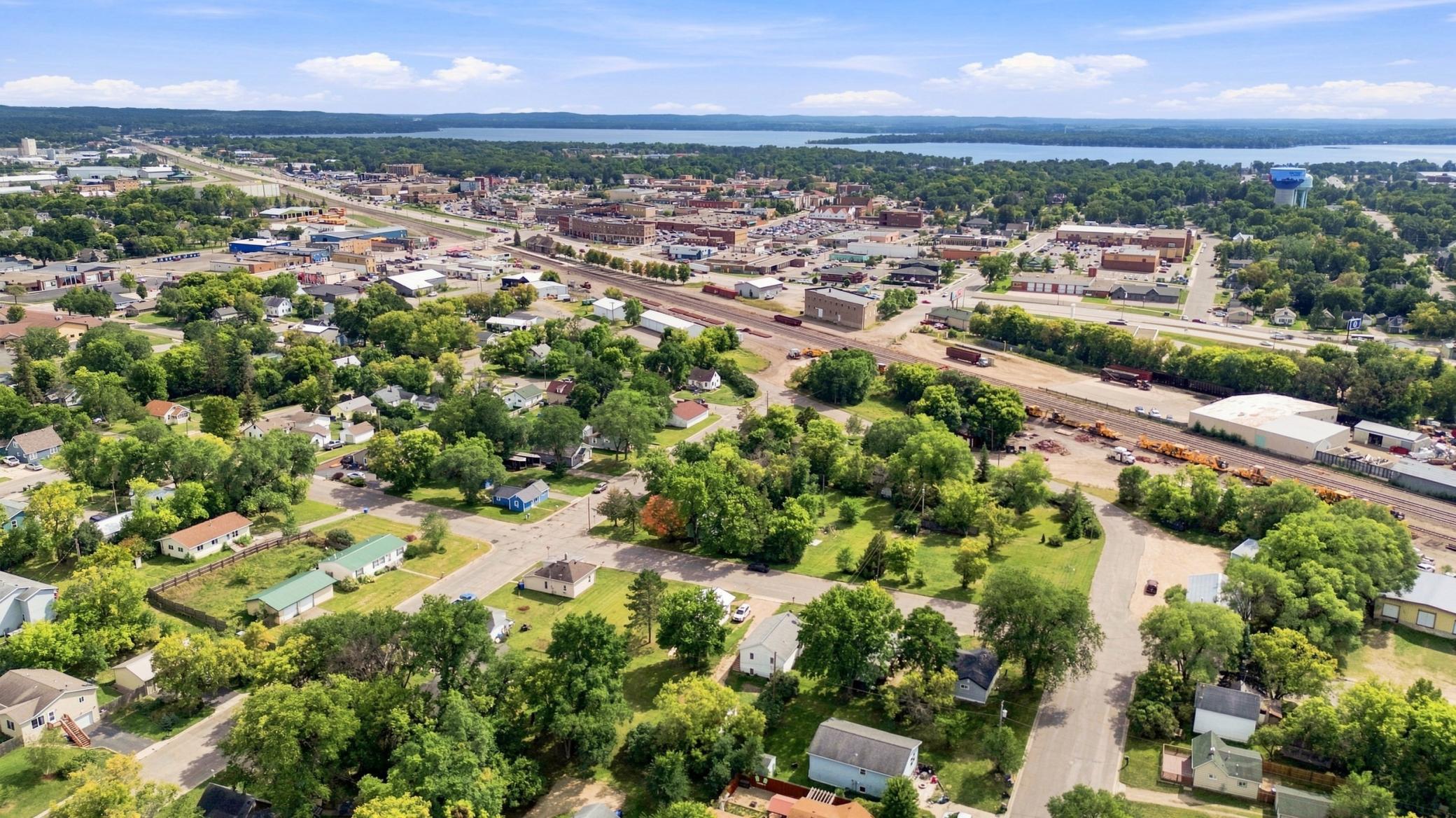 2004 single family home for sale at 416 Central Street W in Detroit Lakes, MN — 4 bed, 2 bath (photo 26 of 27)