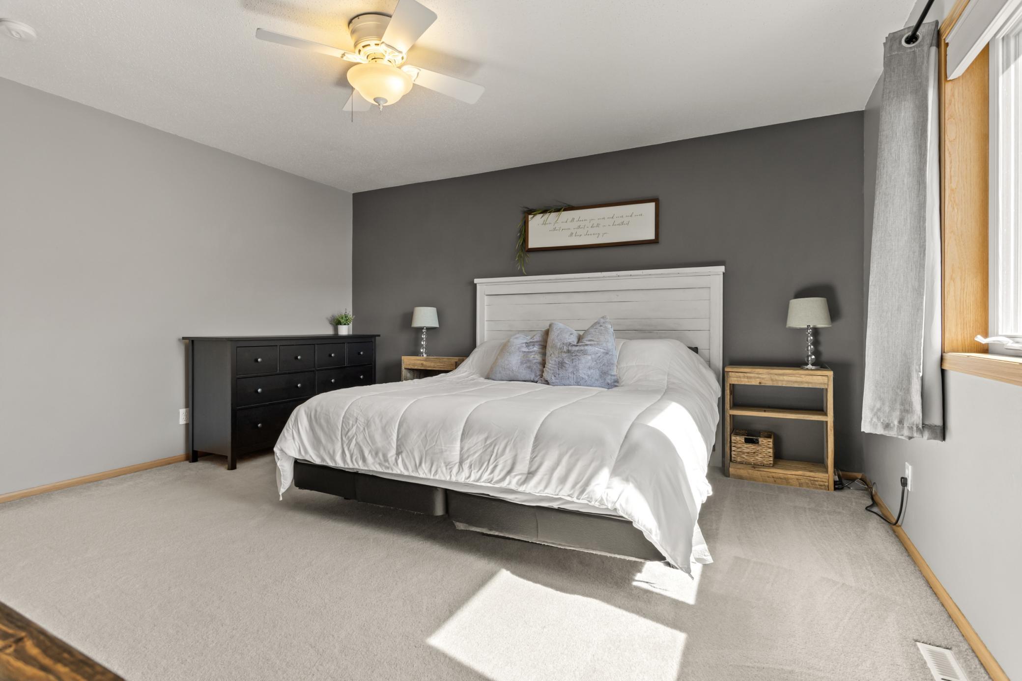 2004 single family home for sale at 821 16th Avenue W in West Fargo, ND — 4 bed, 3 bath (photo 14 of 42)