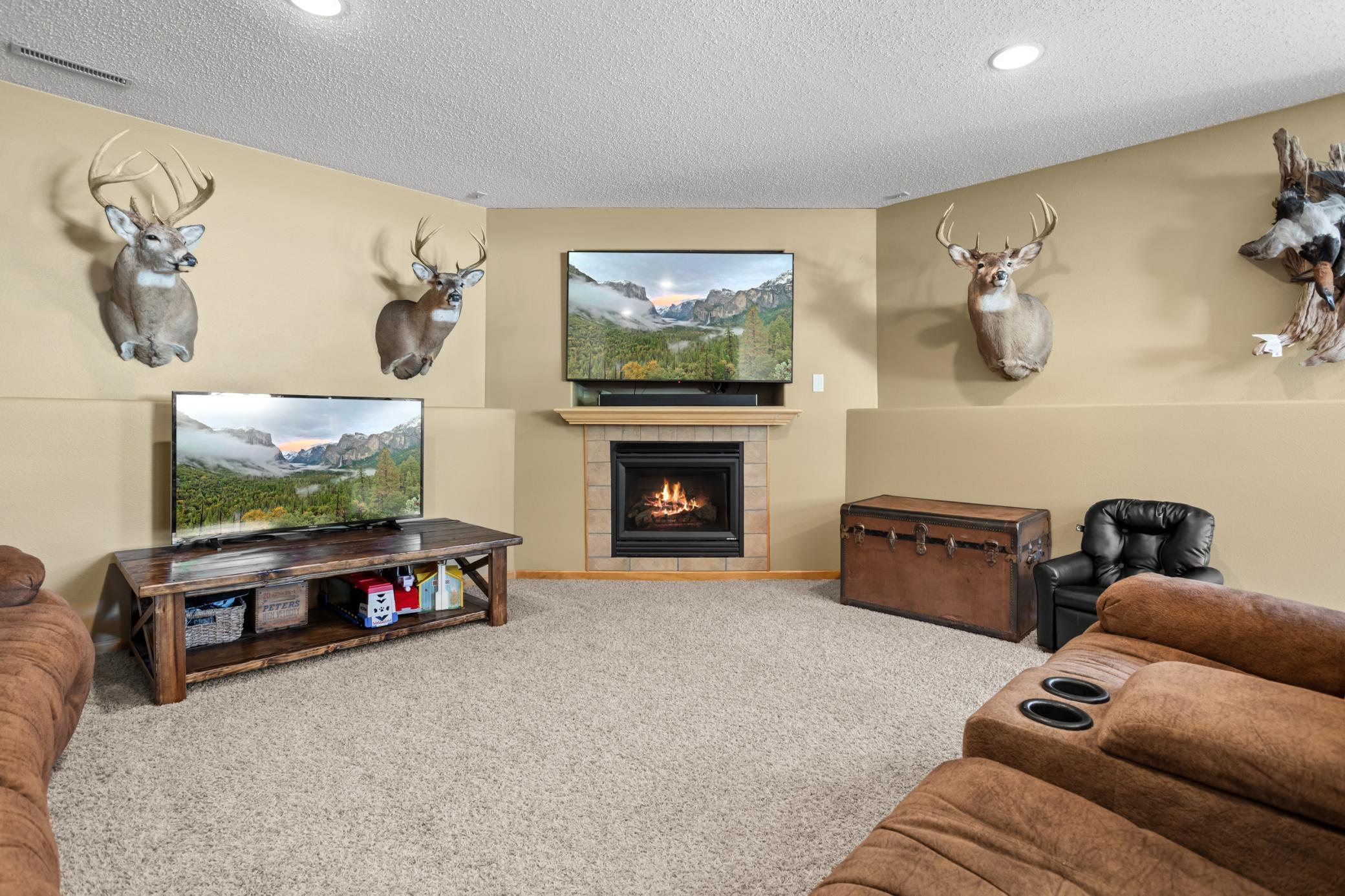 2004 single family home for sale at 821 16th Avenue W in West Fargo, ND — 4 bed, 3 bath (photo 25 of 42)
