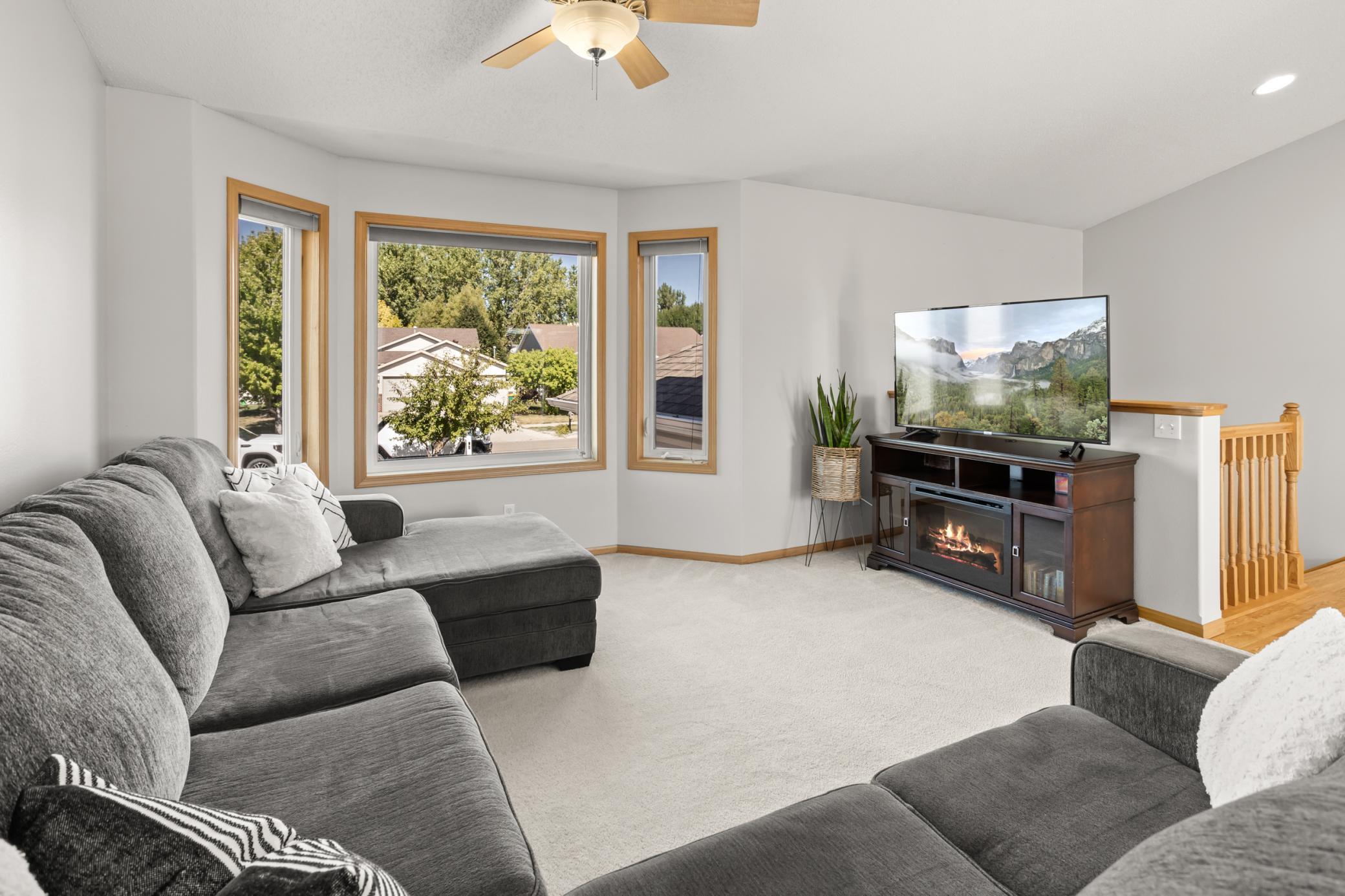 2004 single family home for sale at 821 16th Avenue W in West Fargo, ND — 4 bed, 3 bath (photo 8 of 42)