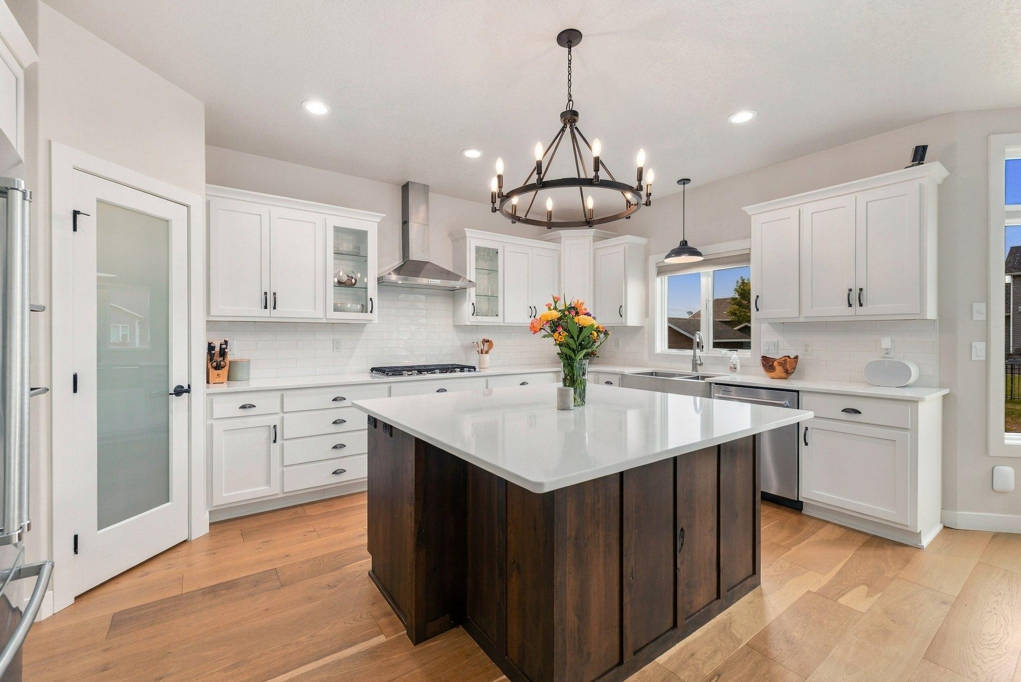 2015 single family home for sale at 2815 PYLE Lane E in West Fargo, ND — 6 bed, 4 bath (photo 12 of 56)