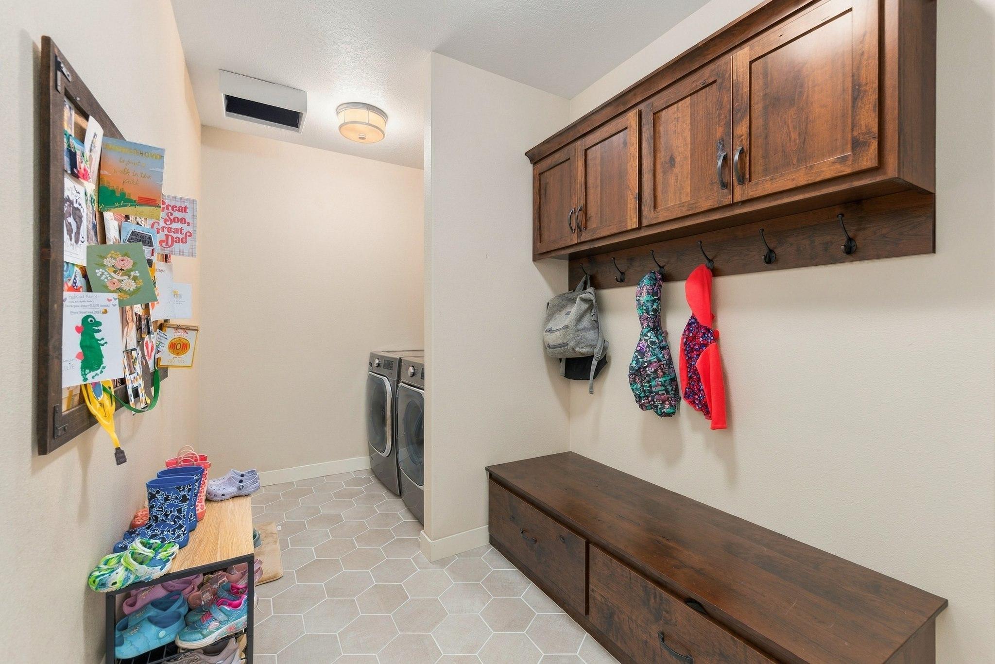 2015 single family home for sale at 2815 PYLE Lane E in West Fargo, ND — 6 bed, 4 bath (photo 16 of 56)