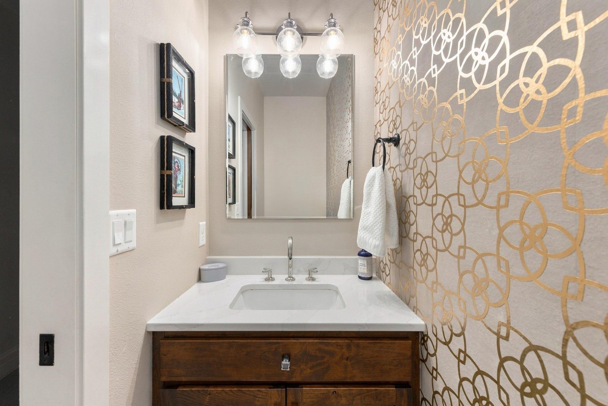 2015 single family home for sale at 2815 PYLE Lane E in West Fargo, ND — 6 bed, 4 bath (photo 17 of 56)