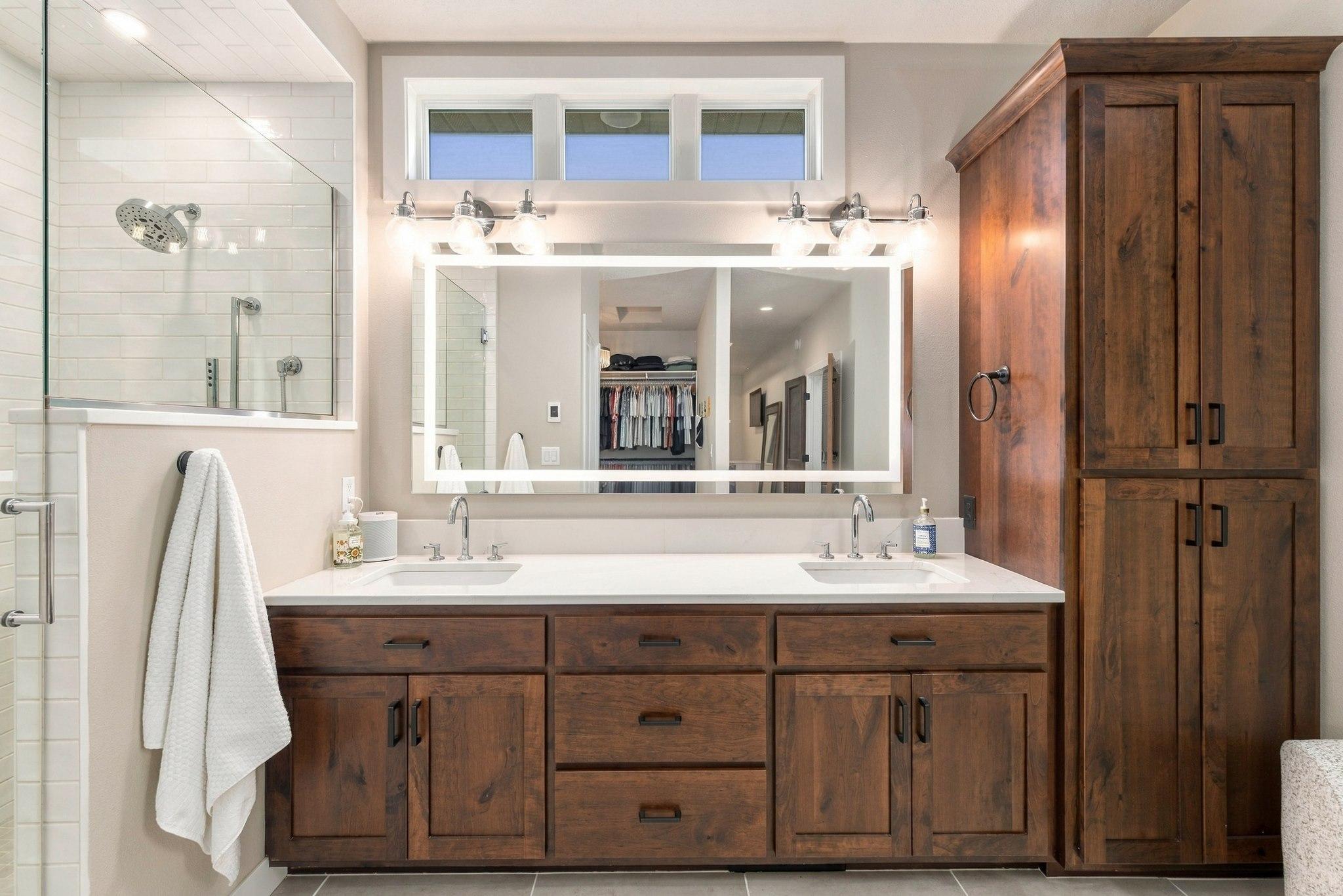 2015 single family home for sale at 2815 PYLE Lane E in West Fargo, ND — 6 bed, 4 bath (photo 20 of 56)