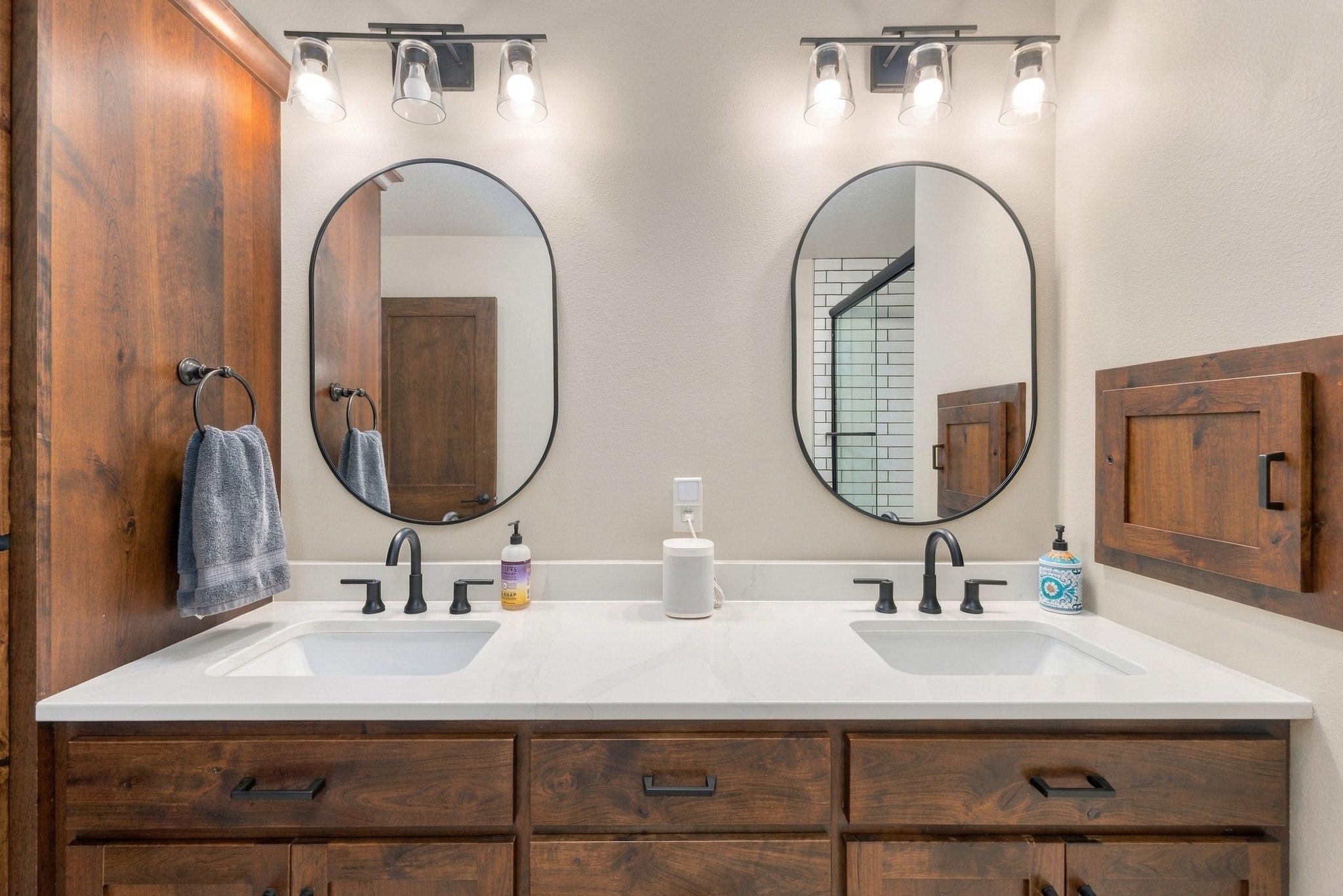 2015 single family home for sale at 2815 PYLE Lane E in West Fargo, ND — 6 bed, 4 bath (photo 26 of 56)