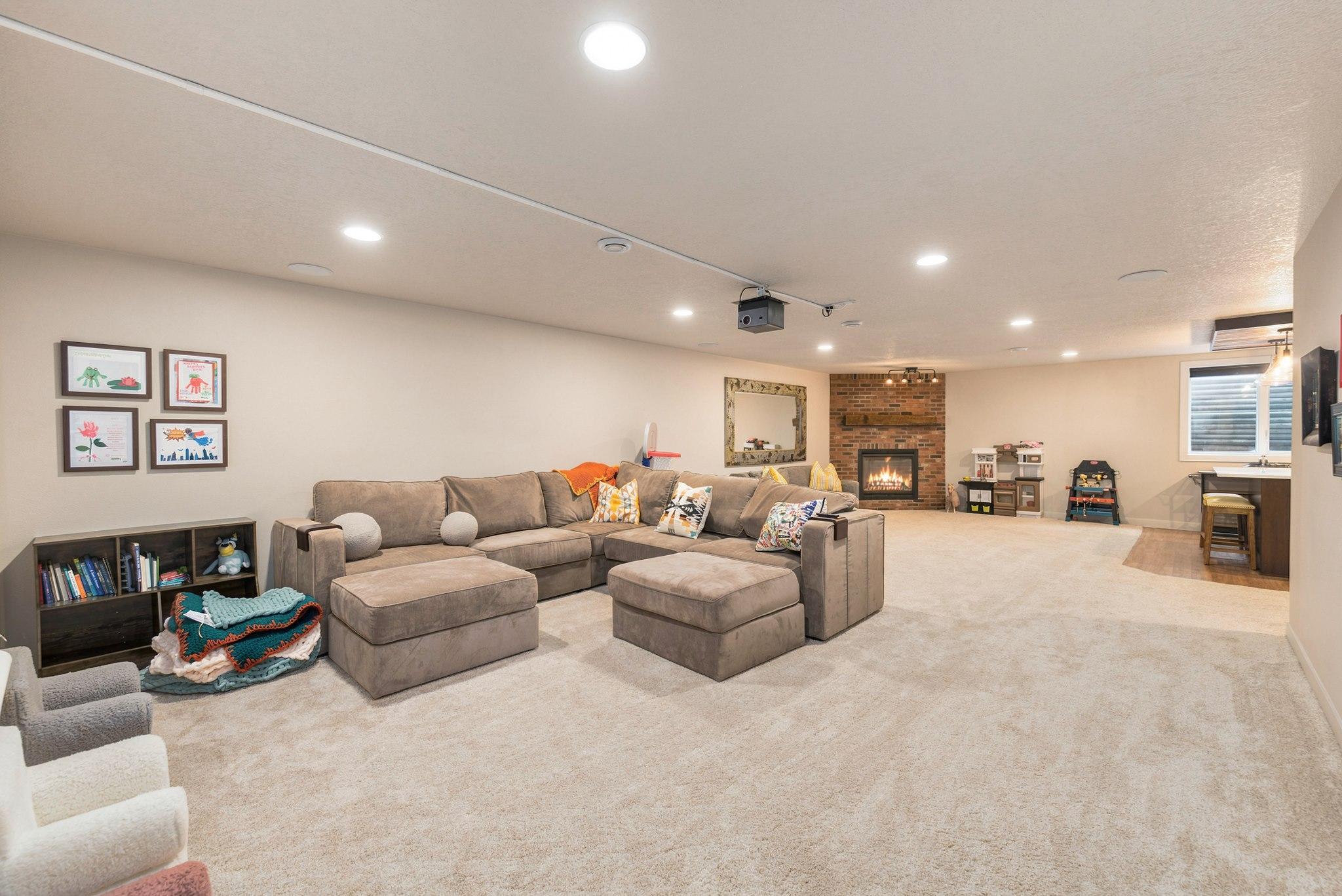 2015 single family home for sale at 2815 PYLE Lane E in West Fargo, ND — 6 bed, 4 bath (photo 32 of 56)