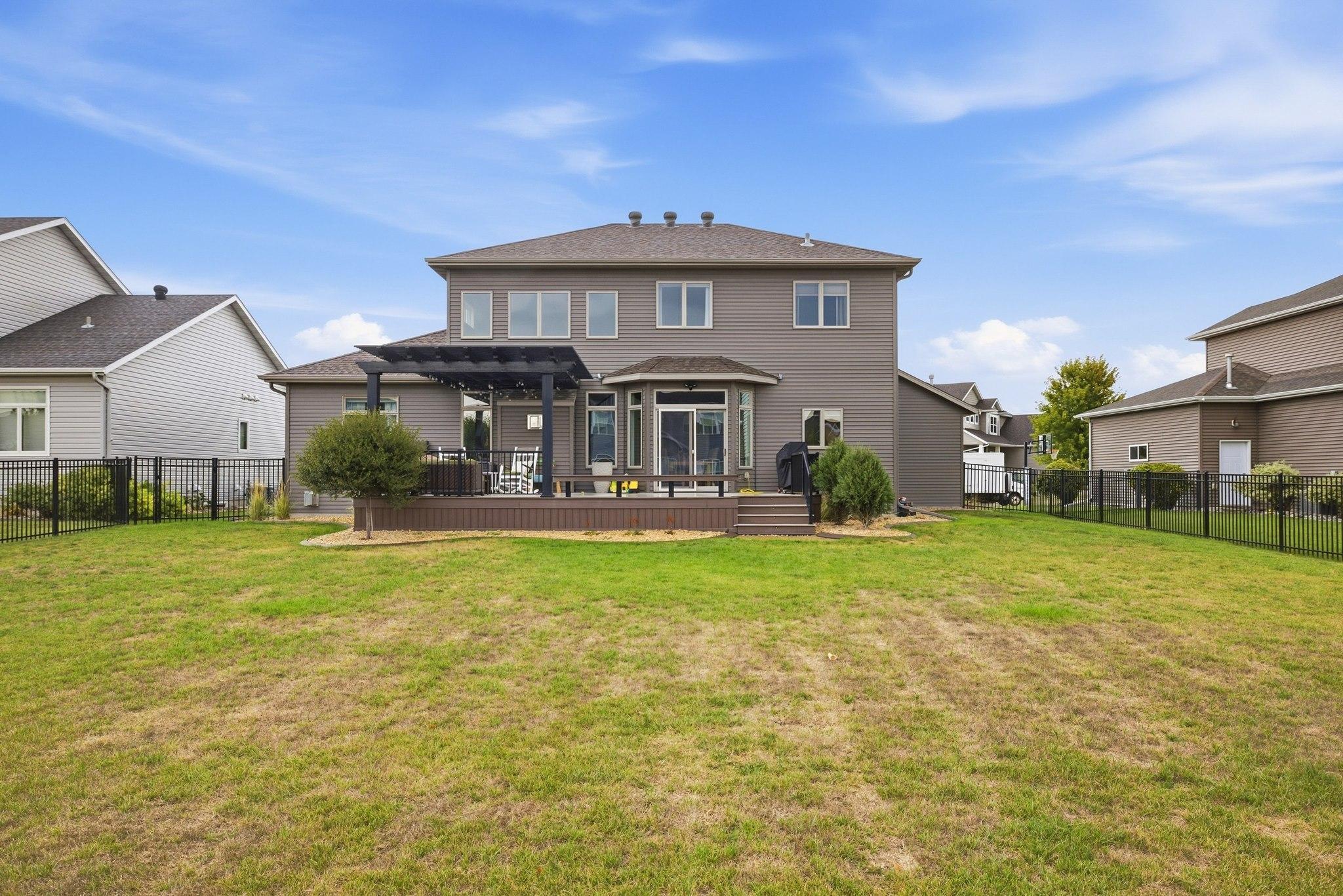 2015 single family home for sale at 2815 PYLE Lane E in West Fargo, ND — 6 bed, 4 bath (photo 44 of 56)