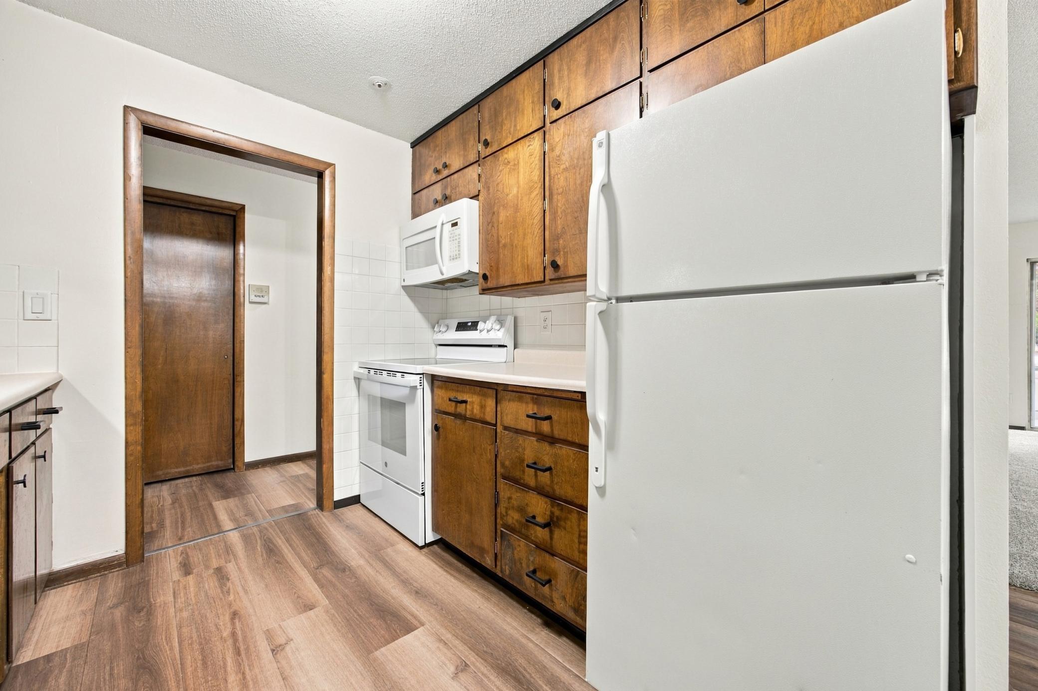 1967 condo for sale at 3108 5th Street S, Unit 9 in Moorhead, MN — 2 bed, 1 bath (photo 5 of 24)