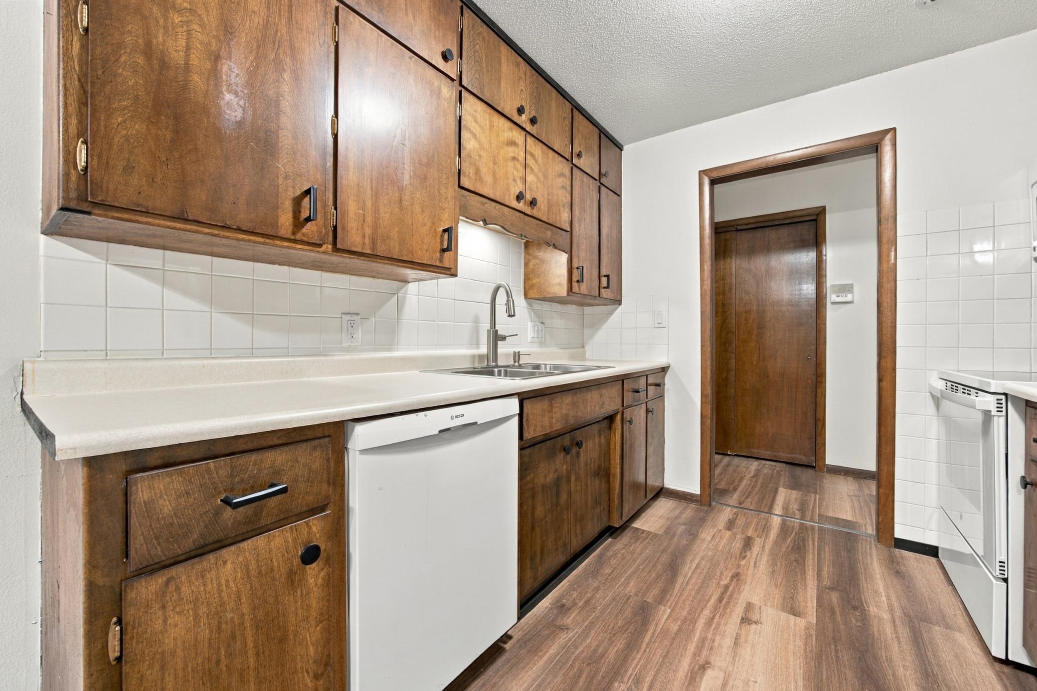 1967 condo for sale at 3108 5th Street S, Unit 9 in Moorhead, MN — 2 bed, 1 bath (photo 6 of 24)
