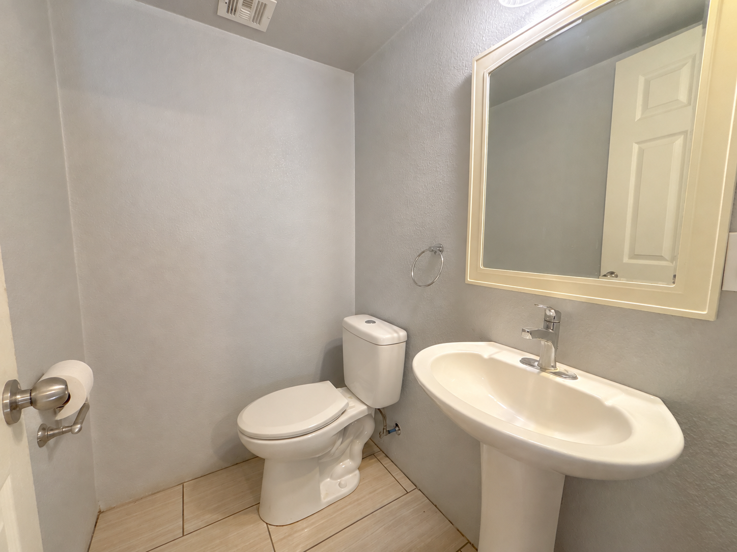 1915 single family home for sale at 421 Langer Avenue S in Casselton, ND — 5 bed, 4 bath (photo 12 of 42)