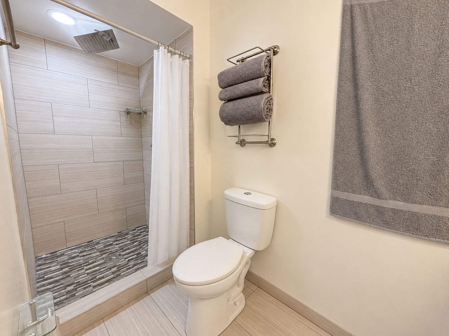 1915 single family home for sale at 421 Langer Avenue S in Casselton, ND — 5 bed, 4 bath (photo 13 of 42)